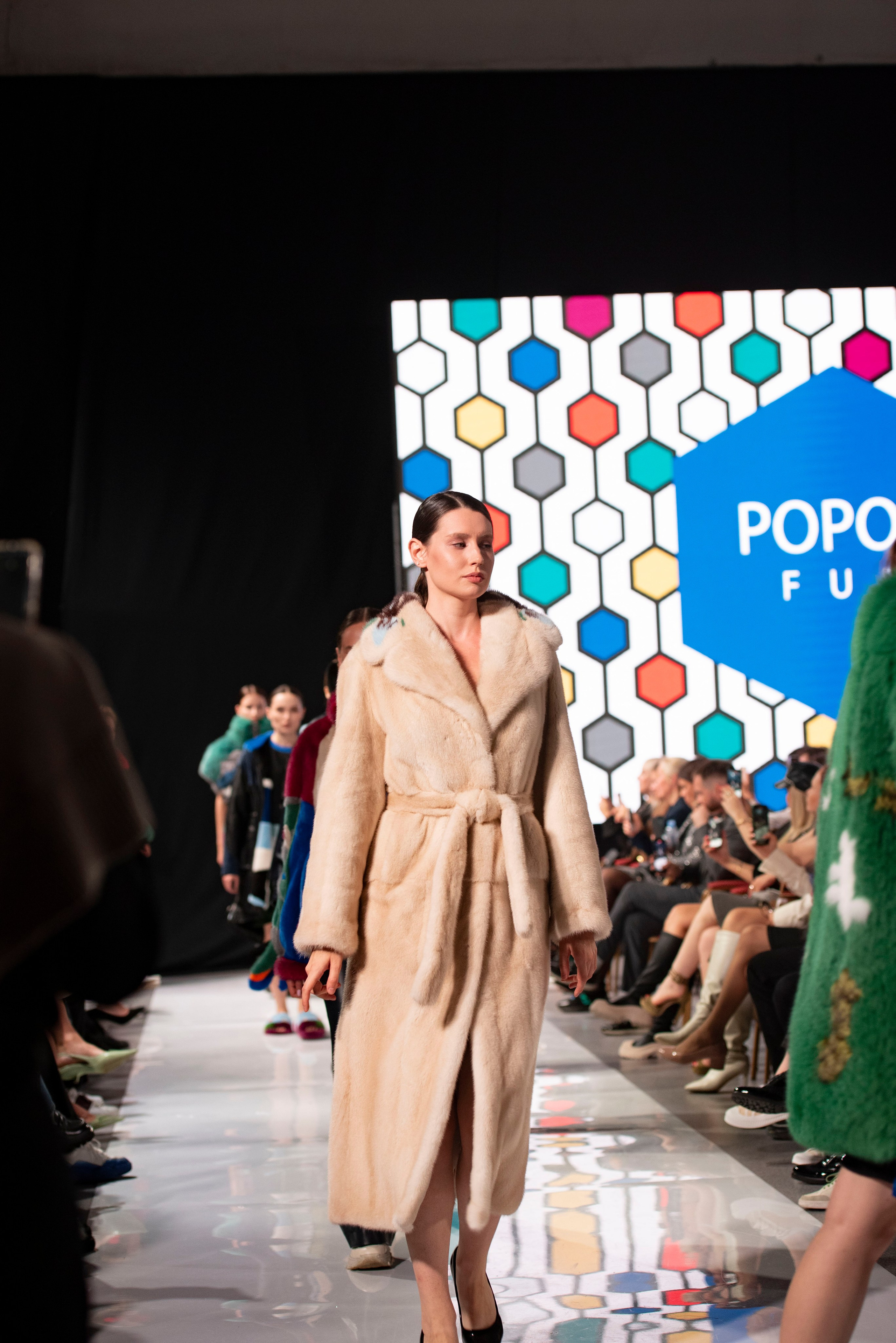 Фотограф на модельный показ. Свадебный, семейный, фэшн фотограф, школьный фотограф в Сочи