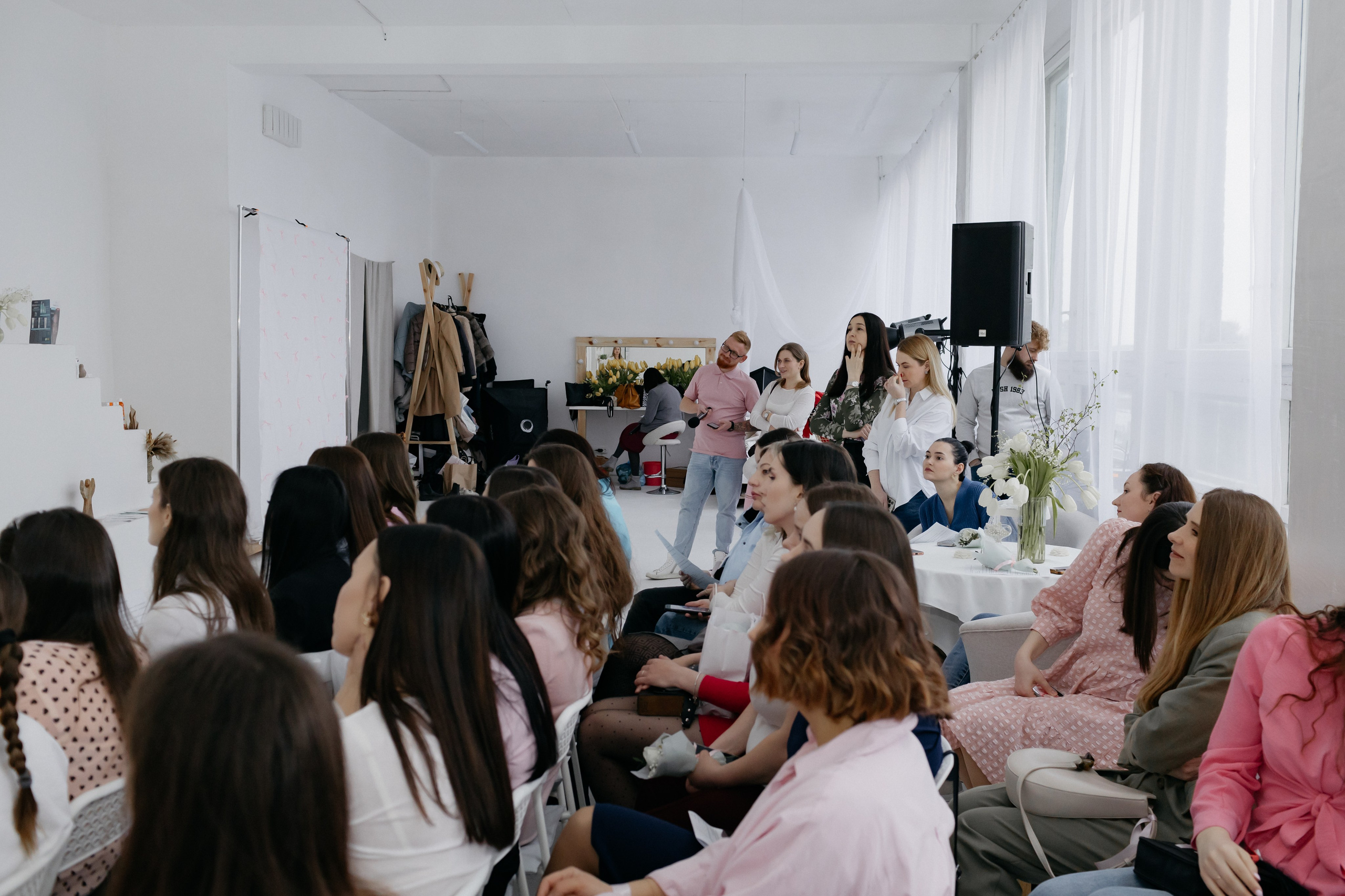 Девичник. Фотостудия «LIGHT ROOM», творческое пространство с полноценной кухонной зоной в Бресте