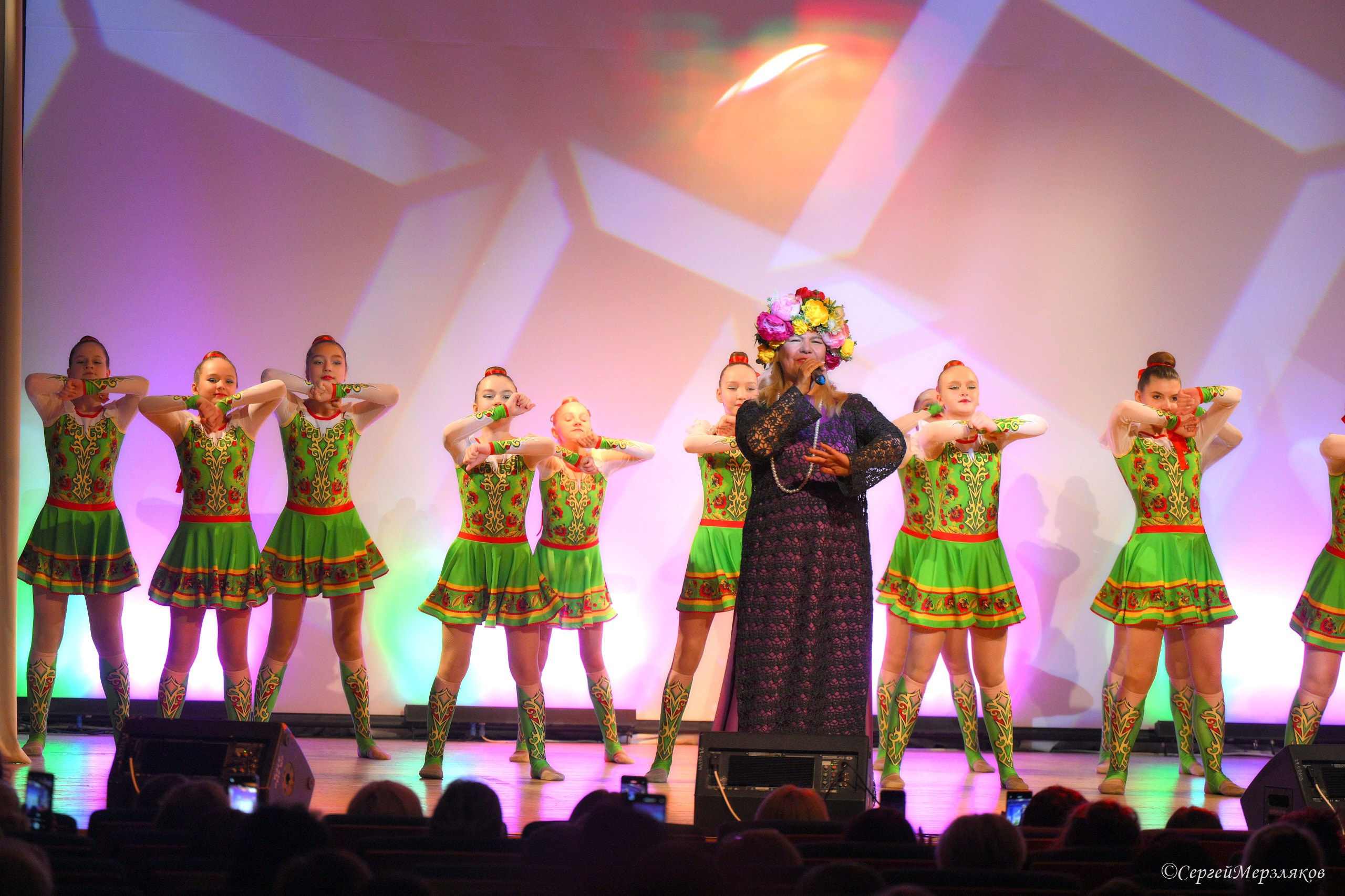 Концерт Марии Толстухиной. Ижевск 07.04.2024 ДК Строитель. Спортивный репортажный фотограф в Ижевске Сергей Мерзляков