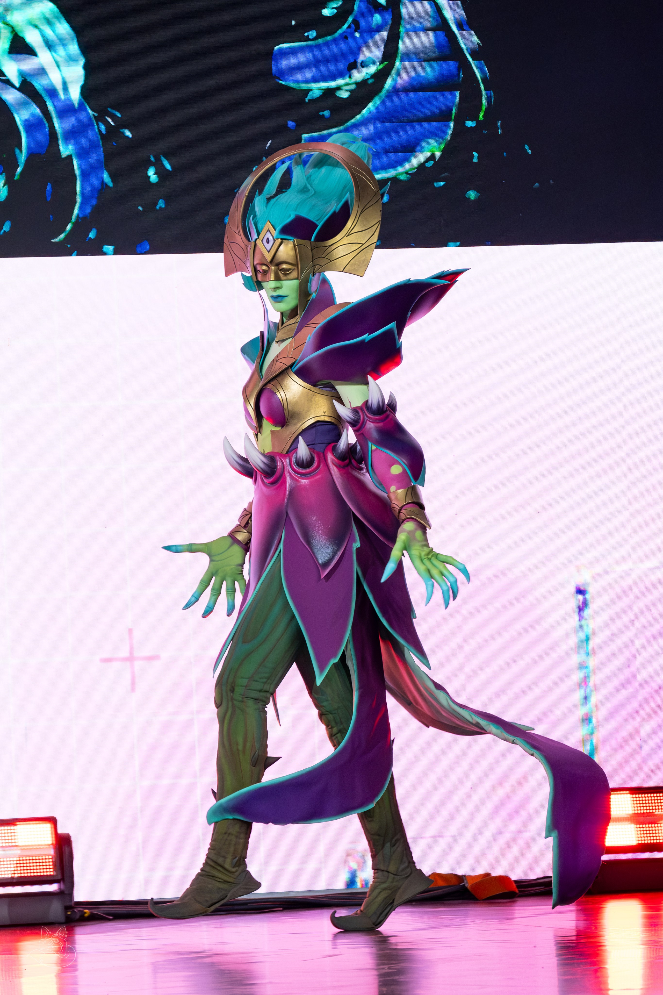 Сцена РЭД ЭКСПО 2024. Косплей фотограф