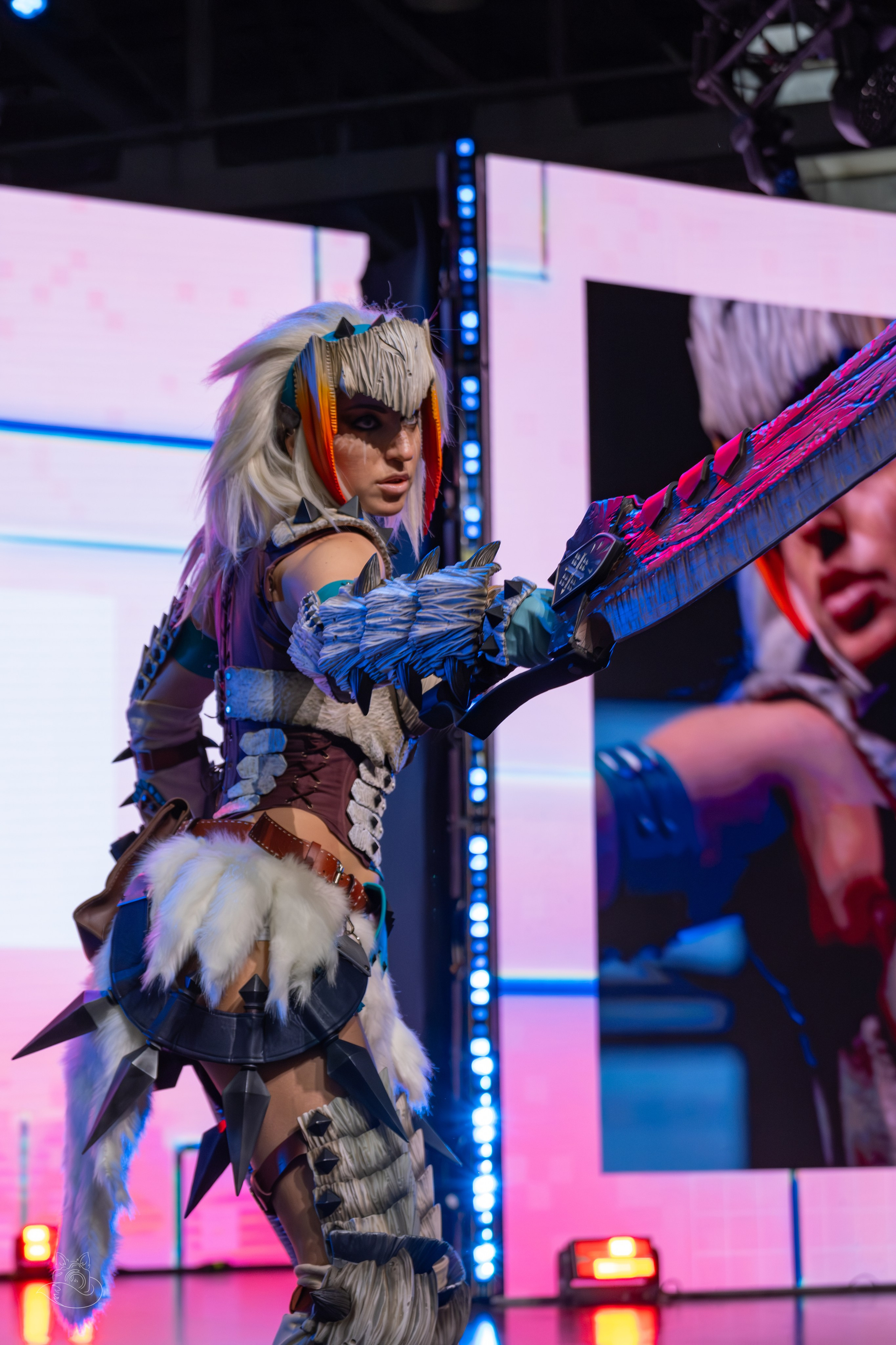 Сцена РЭД ЭКСПО 2024. Косплей фотограф