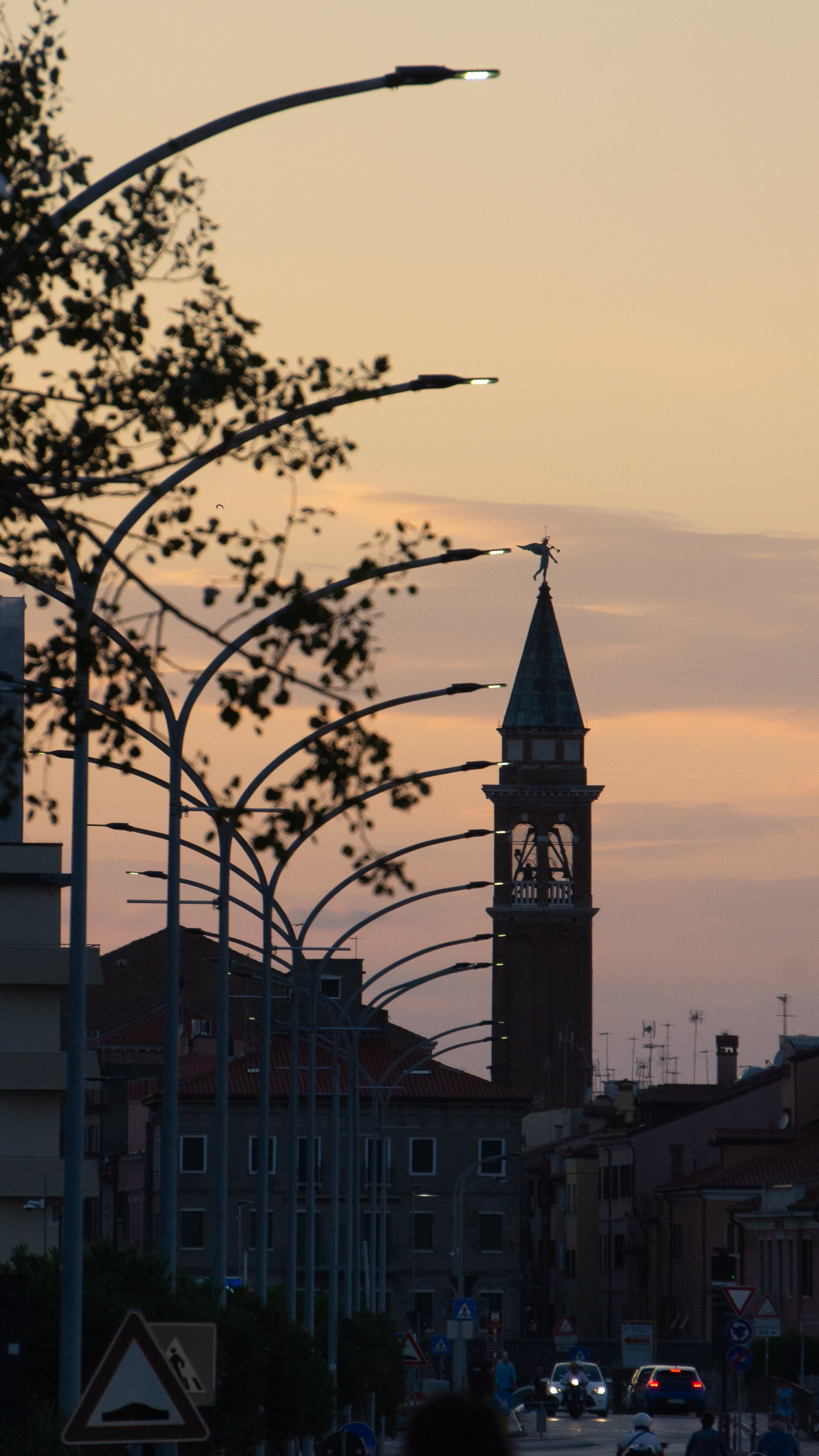 Lanterne di una citta. Fotografo Alina Imanbaeva Trieste e FVG