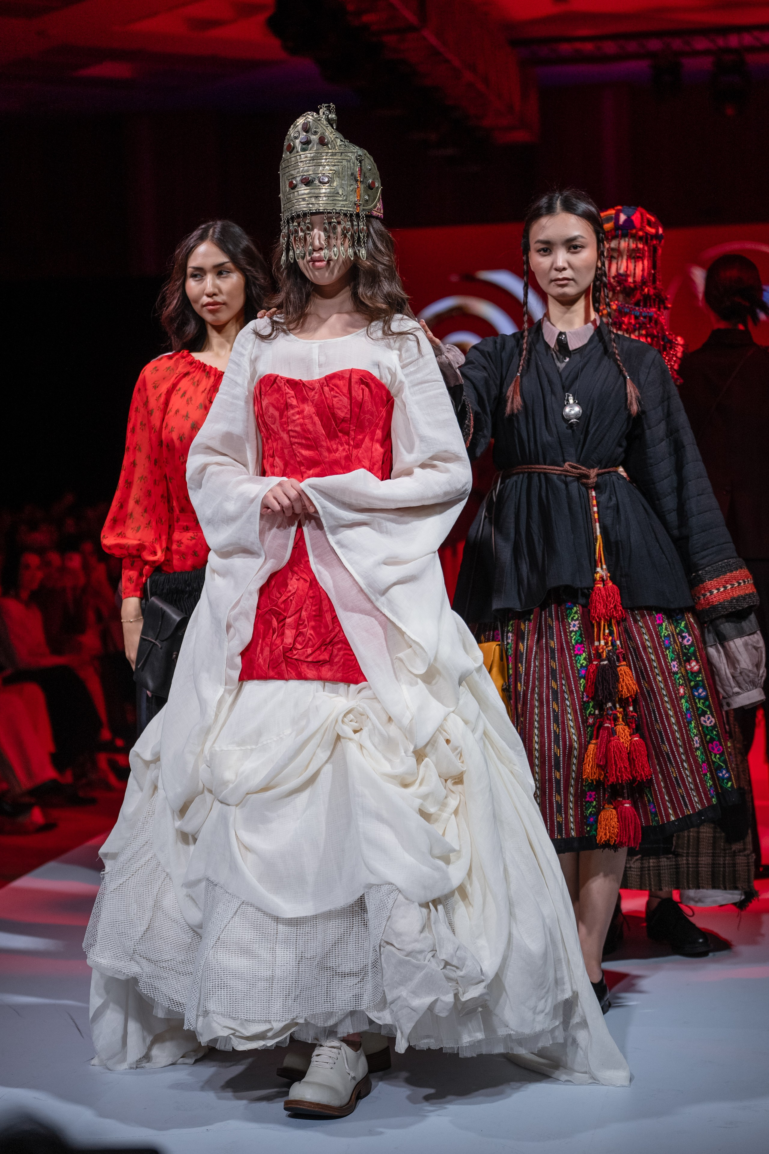 EURASIAN FASHION WEEK Reberth. Сайт Алматинского НЮ АРТ, будуар и фэшн фотографа Дениса Карпенко
