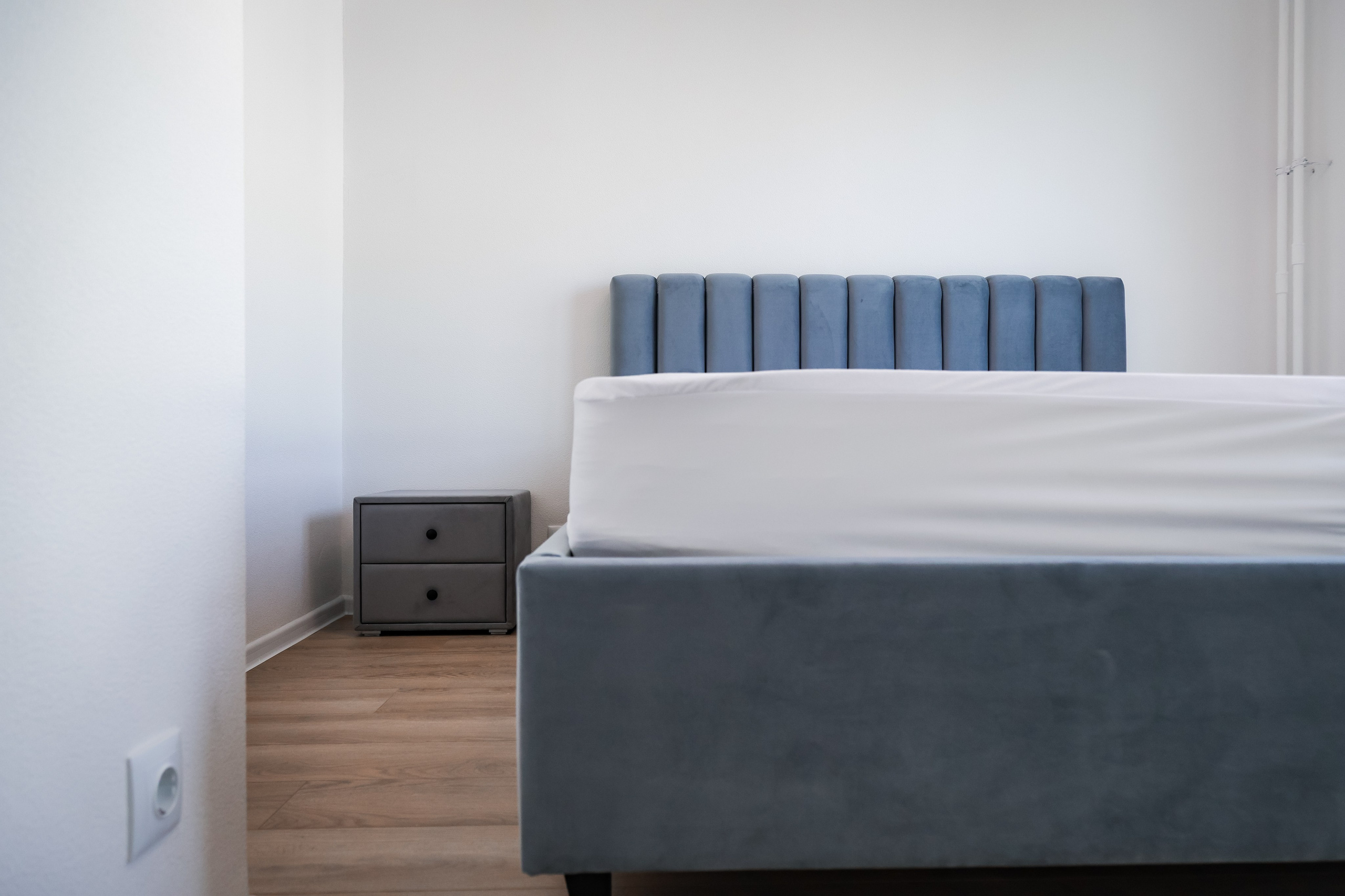 APARTMENT COMPLEX INTERIOR. Mixturecaptures