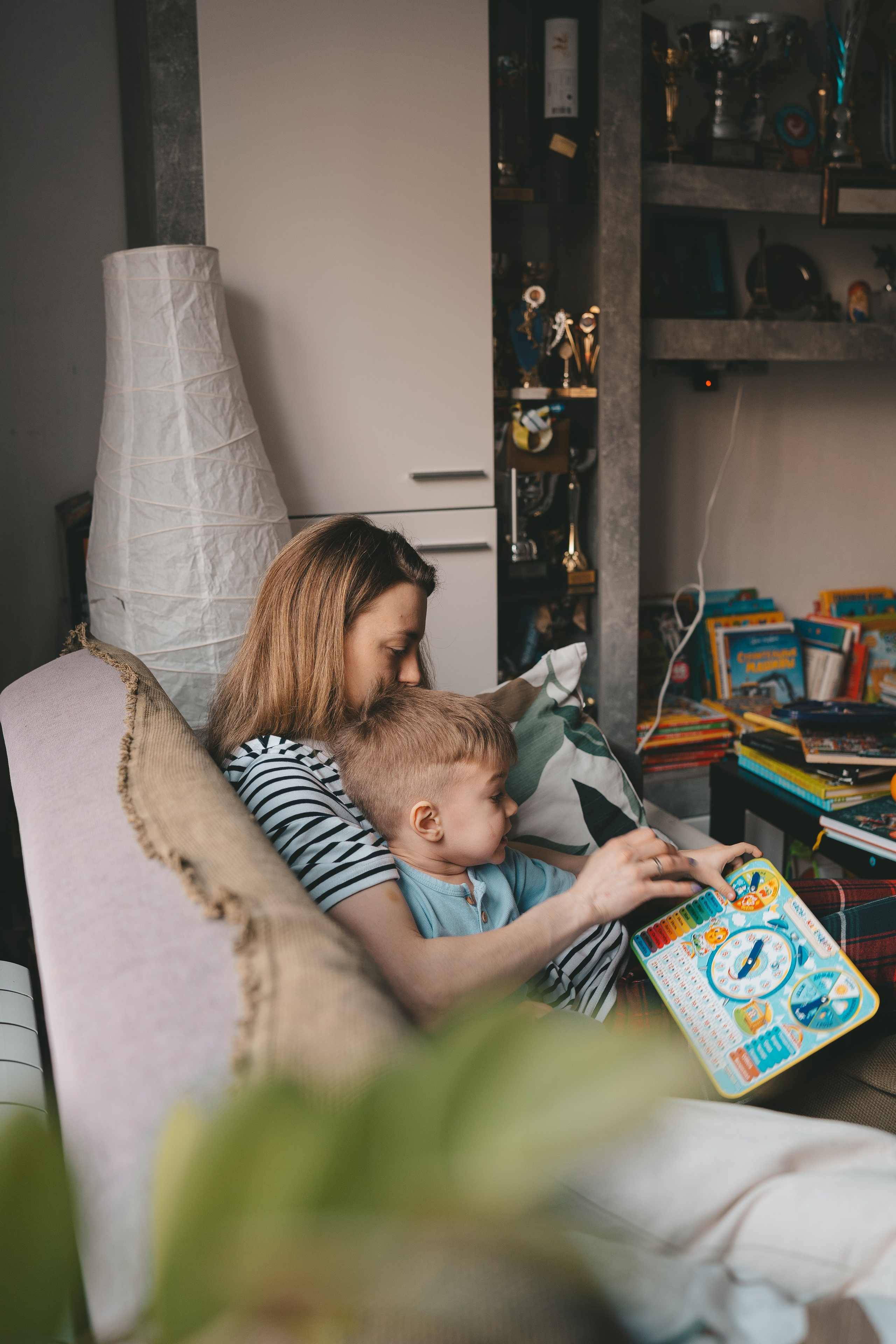 Домашняя семейная съемка: мама и сын. Фотограф Екатерина Канчалаба