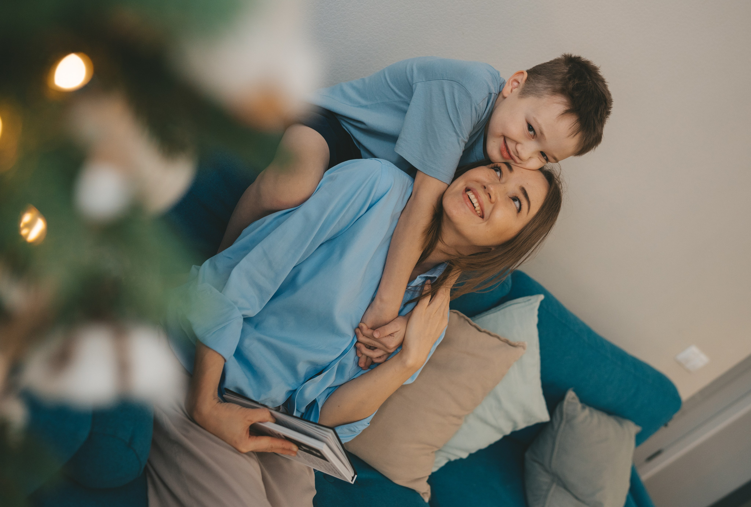 Новогодняя семейная съемка с двумя детьми. Фотограф Екатерина Канчалаба