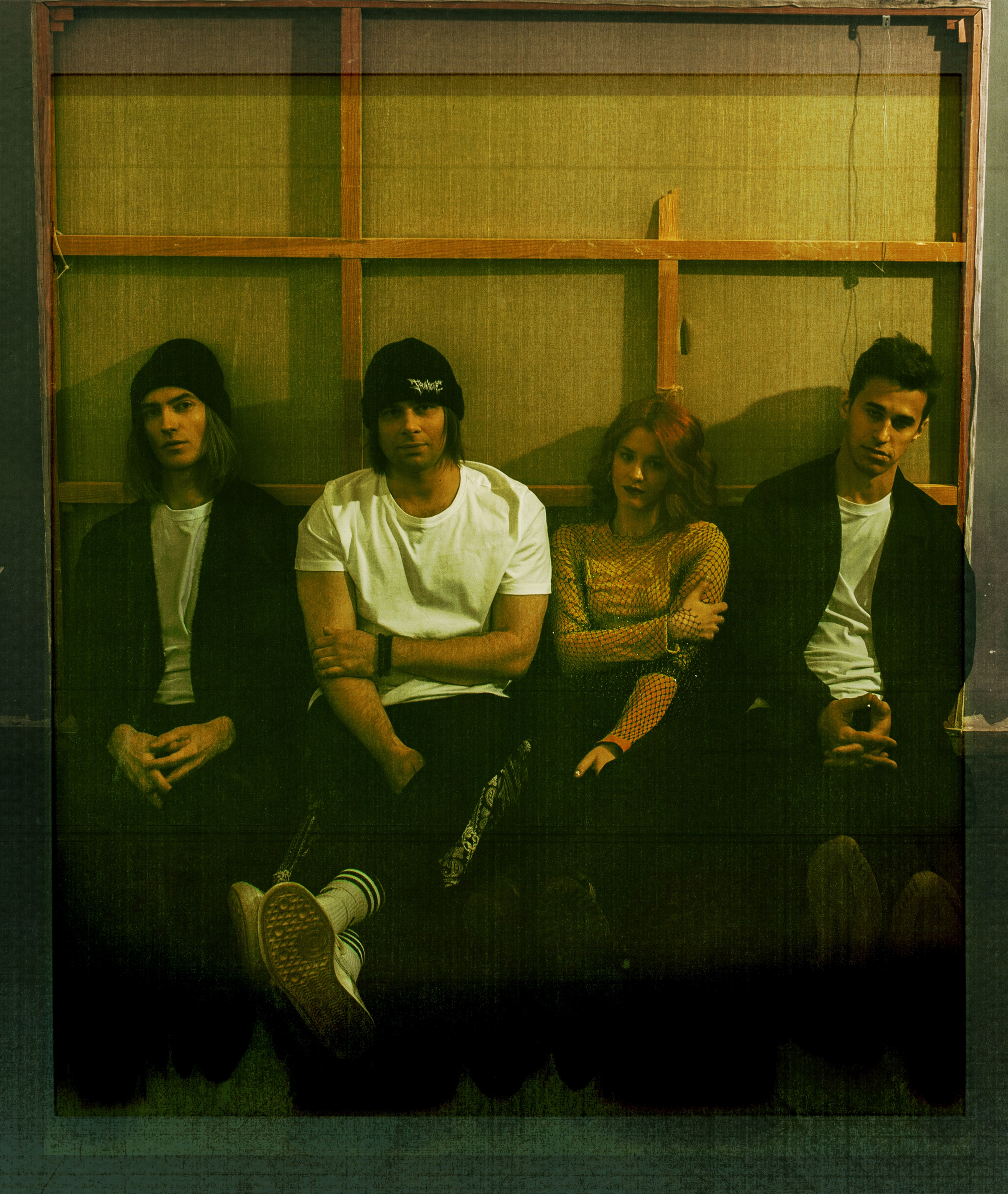 Группа ØMUTØM