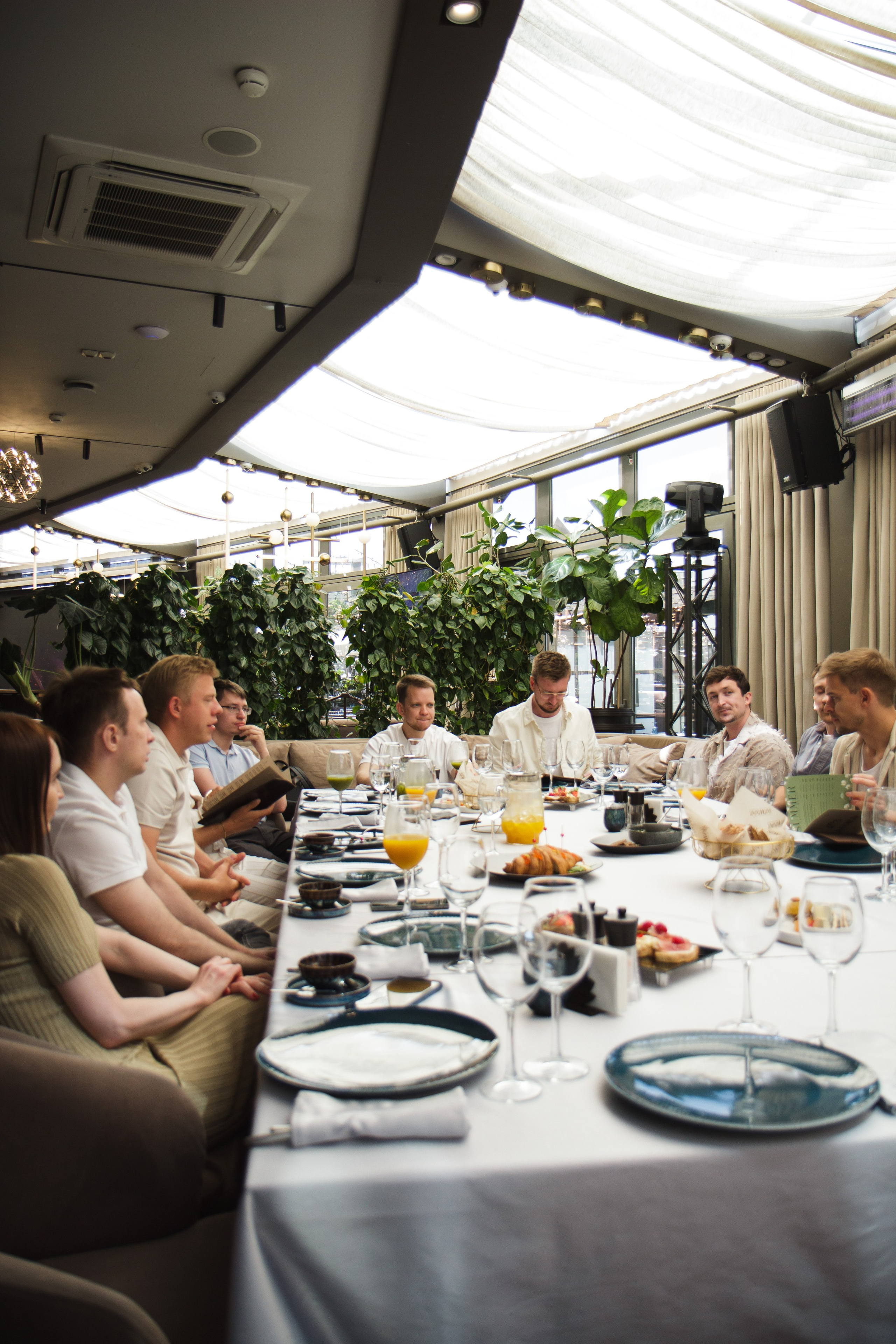 Бизнес-завтрак Германа Гаврилова. Фотограф Москва — личные фотосессии, лавстори в студии