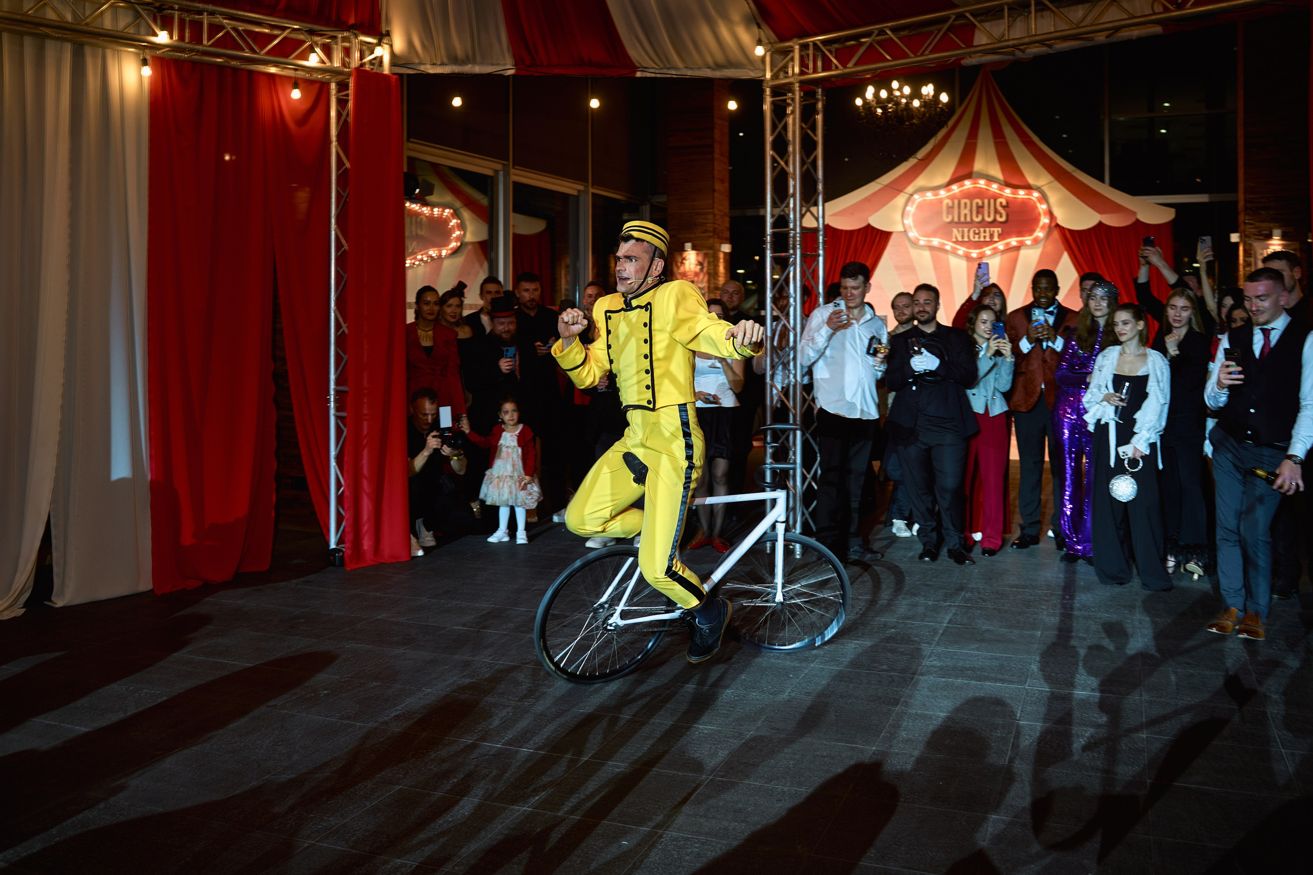 In the style of a circus big top. Wedding Photographer in Montenegro | Фотограф в Черногории