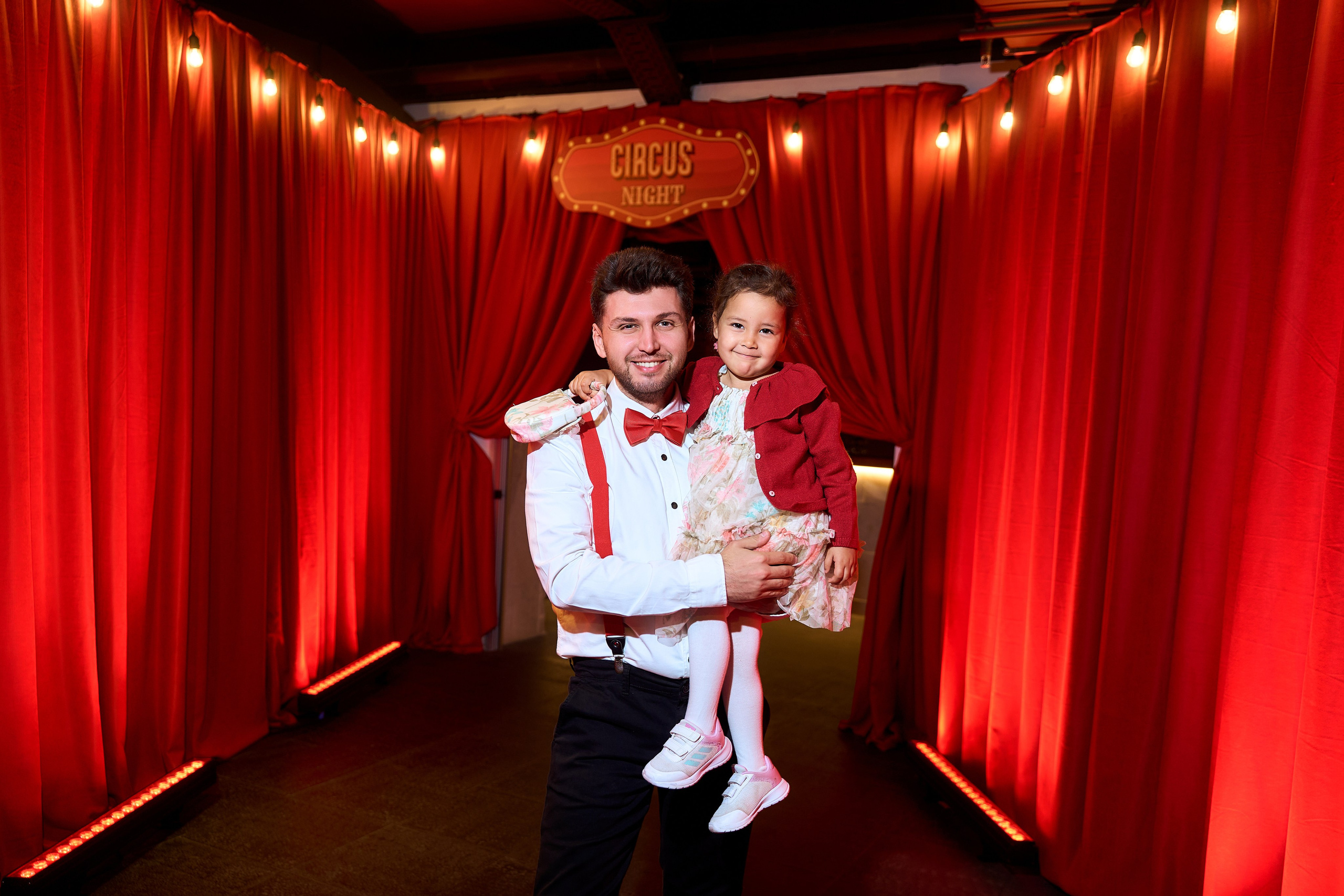 In the style of a circus big top. Wedding Photographer in Montenegro | Фотограф в Черногории