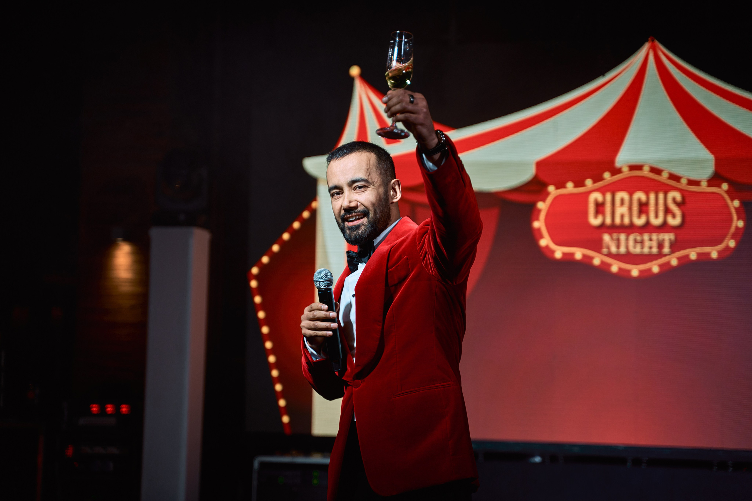In the style of a circus big top. Wedding Photographer in Montenegro | Фотограф в Черногории