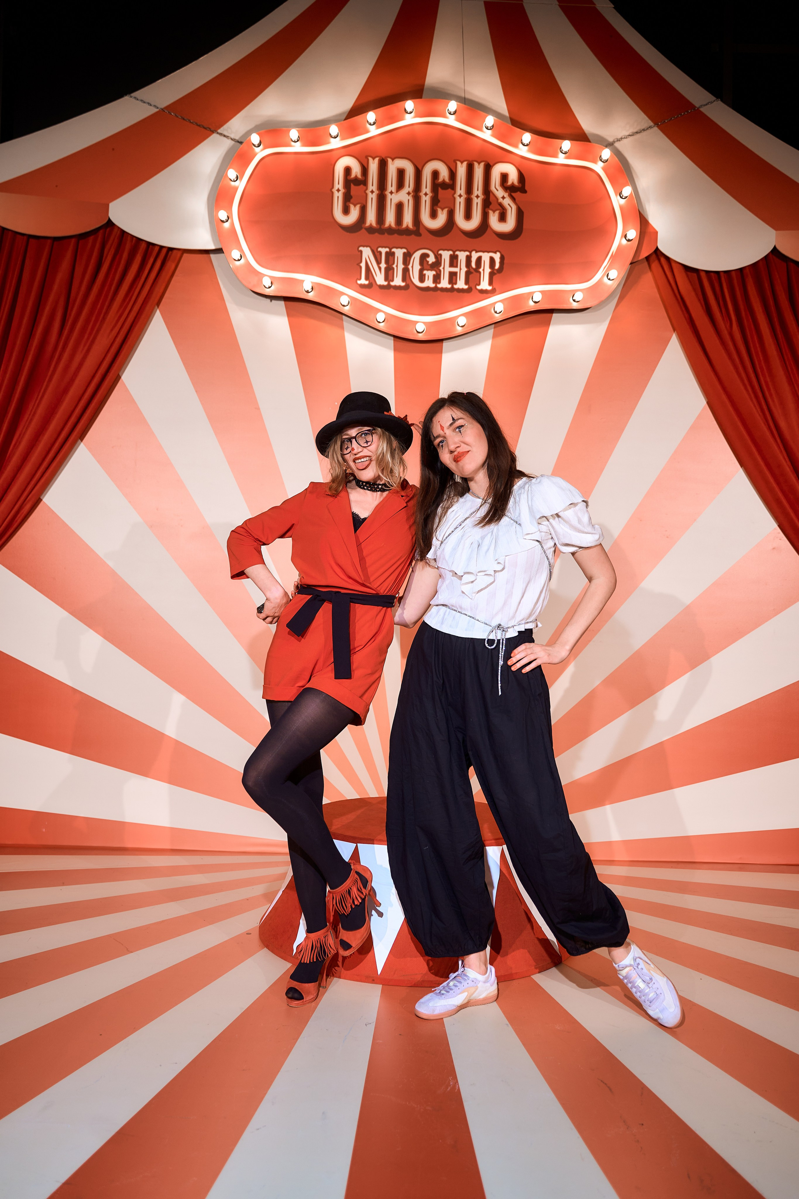 In the style of a circus big top. Wedding Photographer in Montenegro | Фотограф в Черногории
