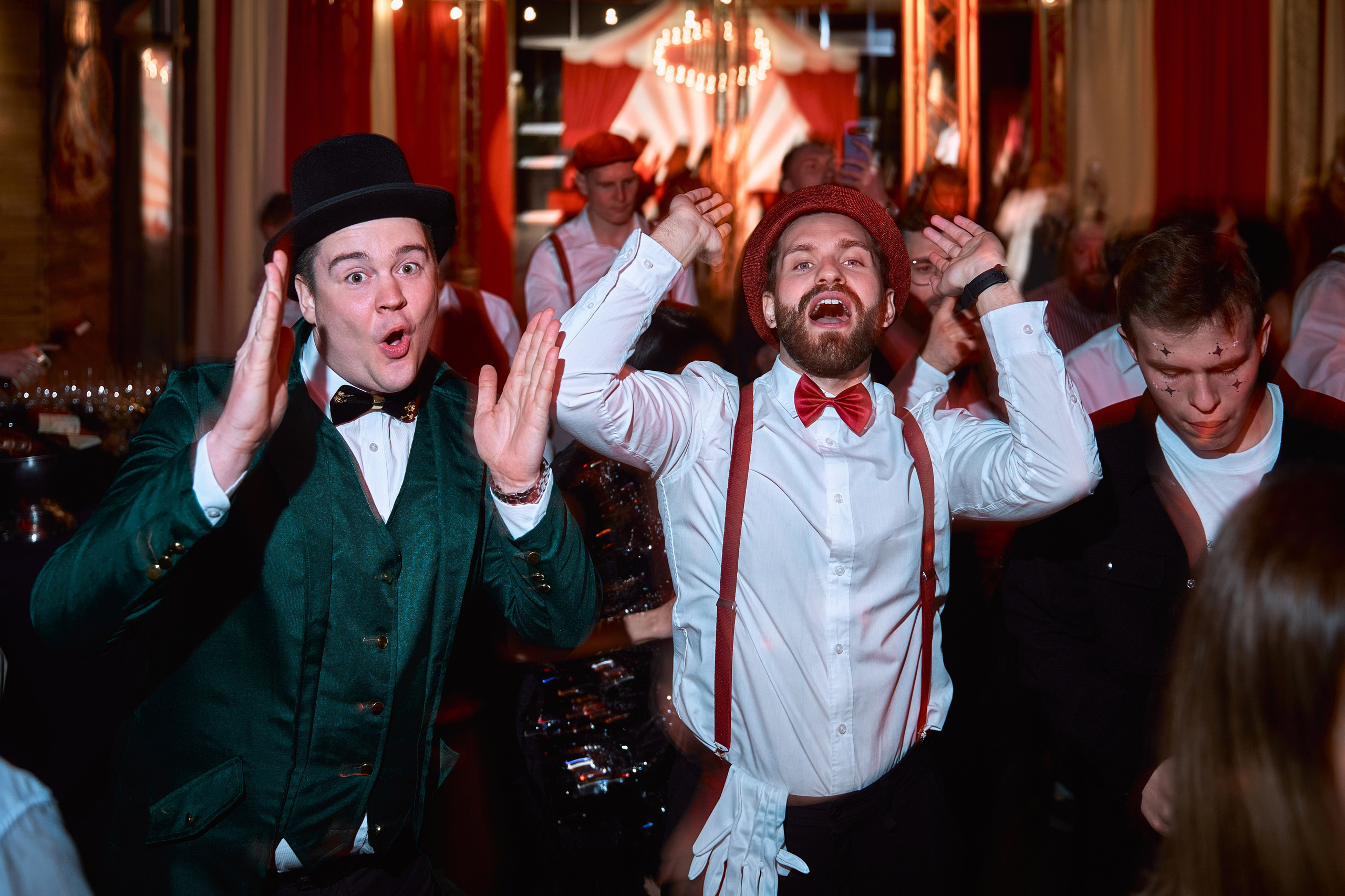 In the style of a circus big top. Wedding Photographer in Montenegro | Фотограф в Черногории