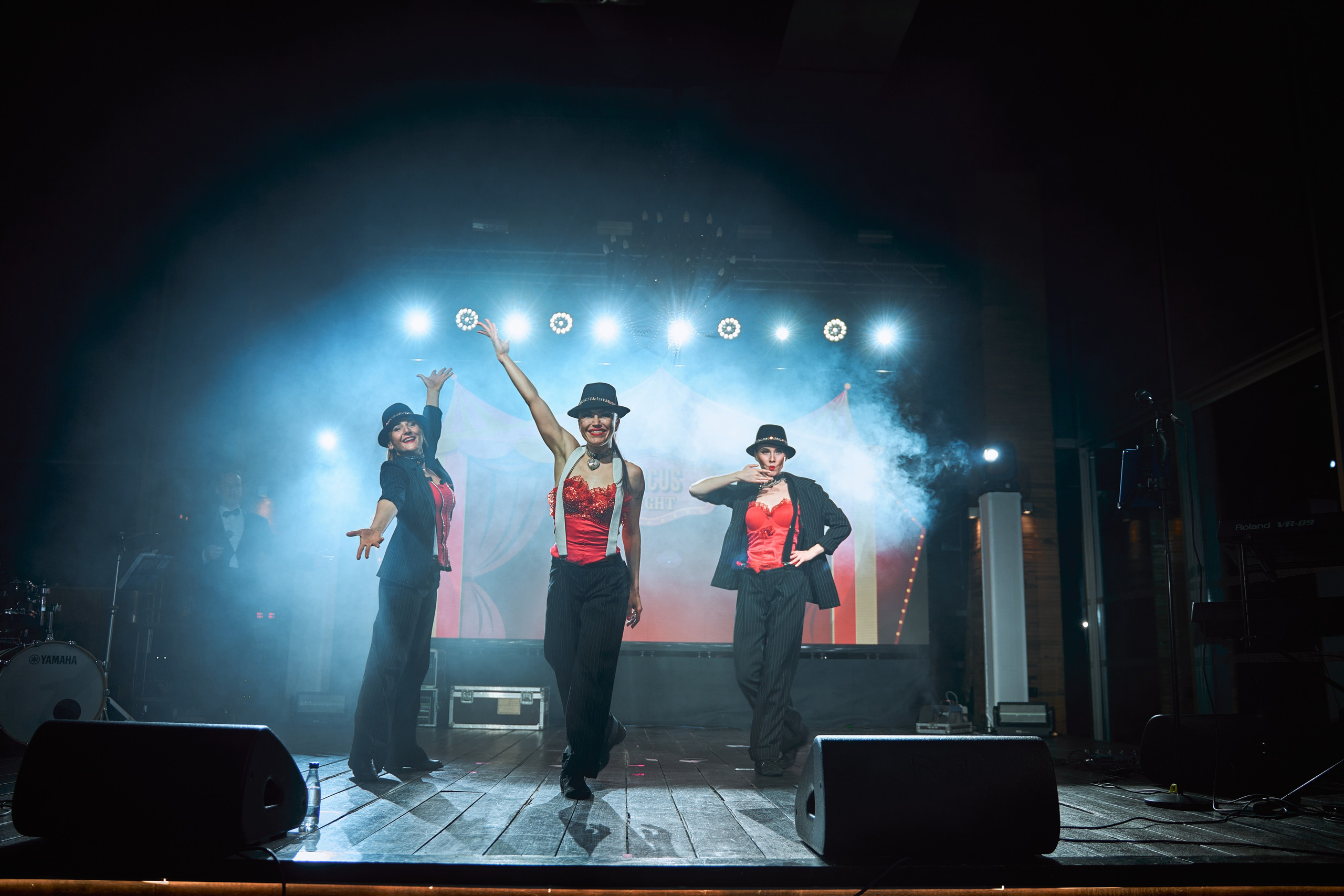 In the style of a circus big top. Wedding Photographer in Montenegro | Фотограф в Черногории