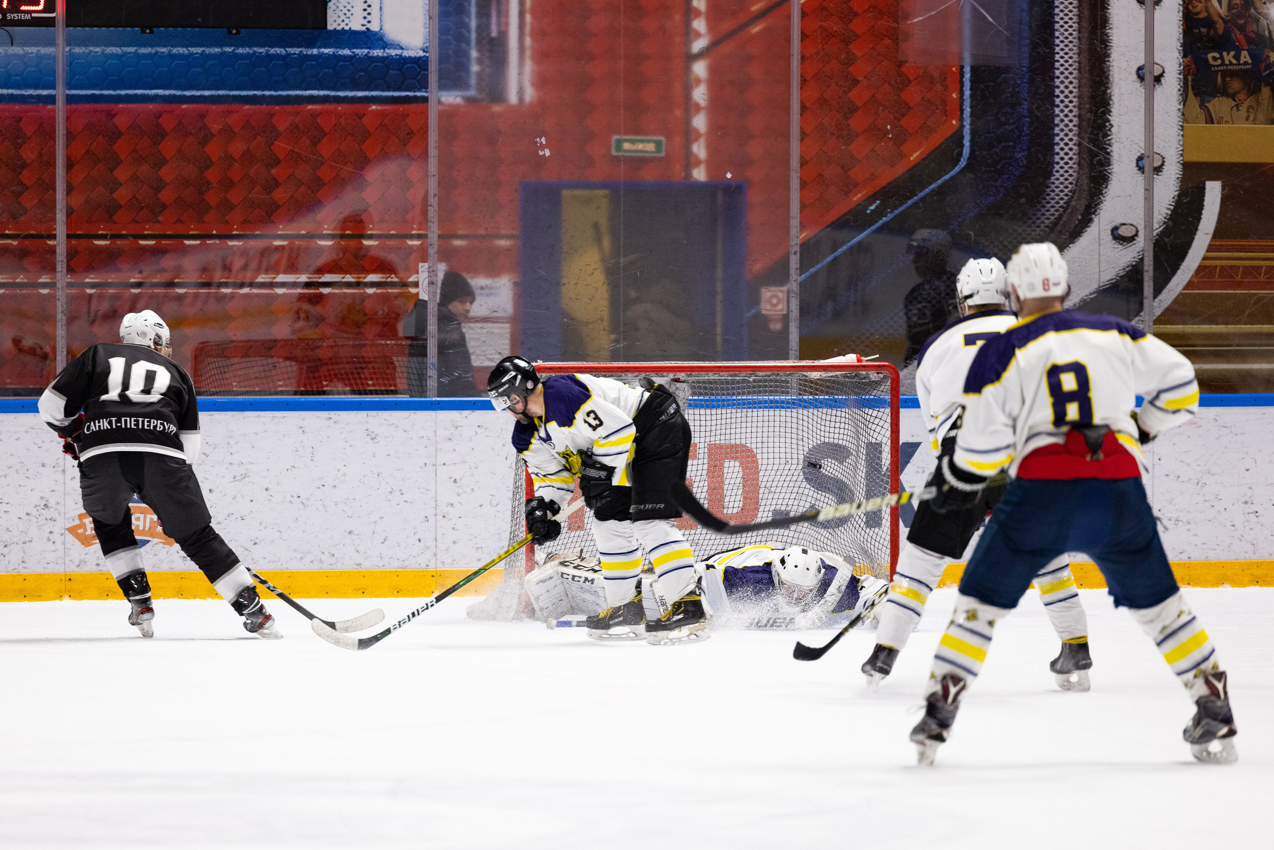 Бульдозер vs. LR-строй. Фотограф Александр Заломаев