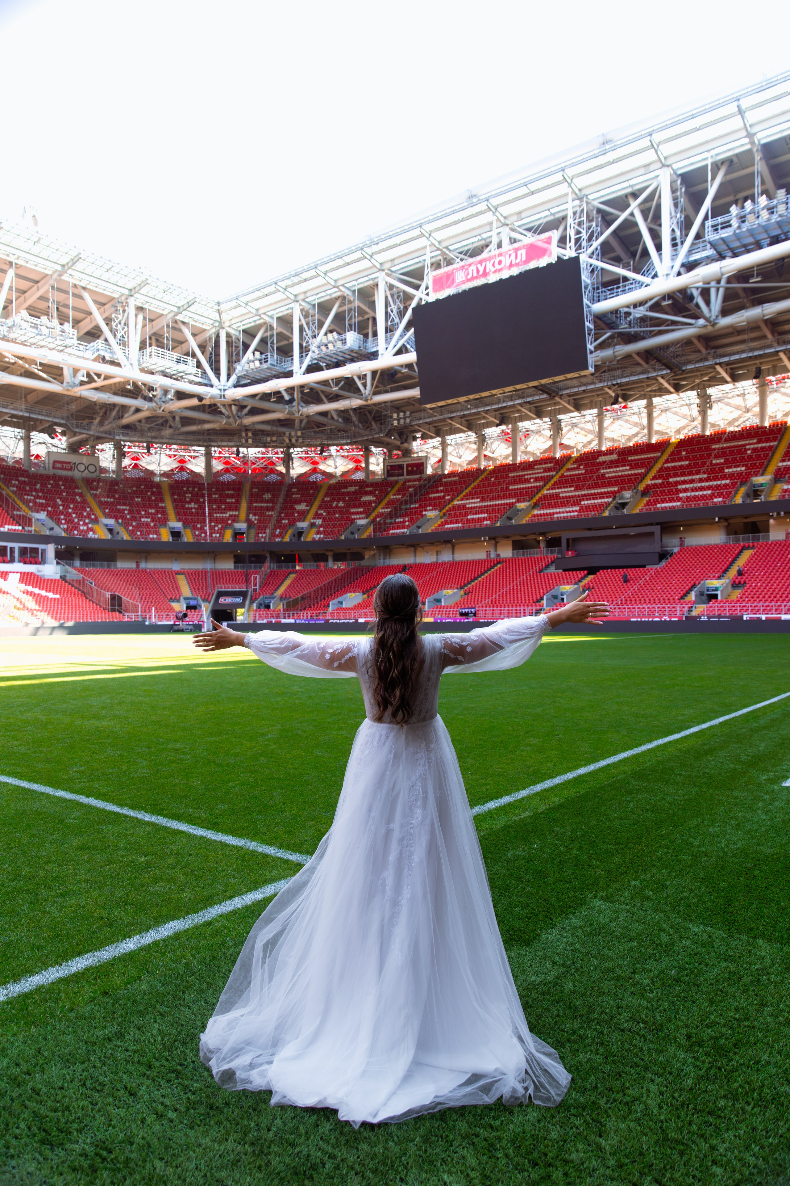 На стадионе Спартак. Свадебный и семейный фотограф Москва и Московская область