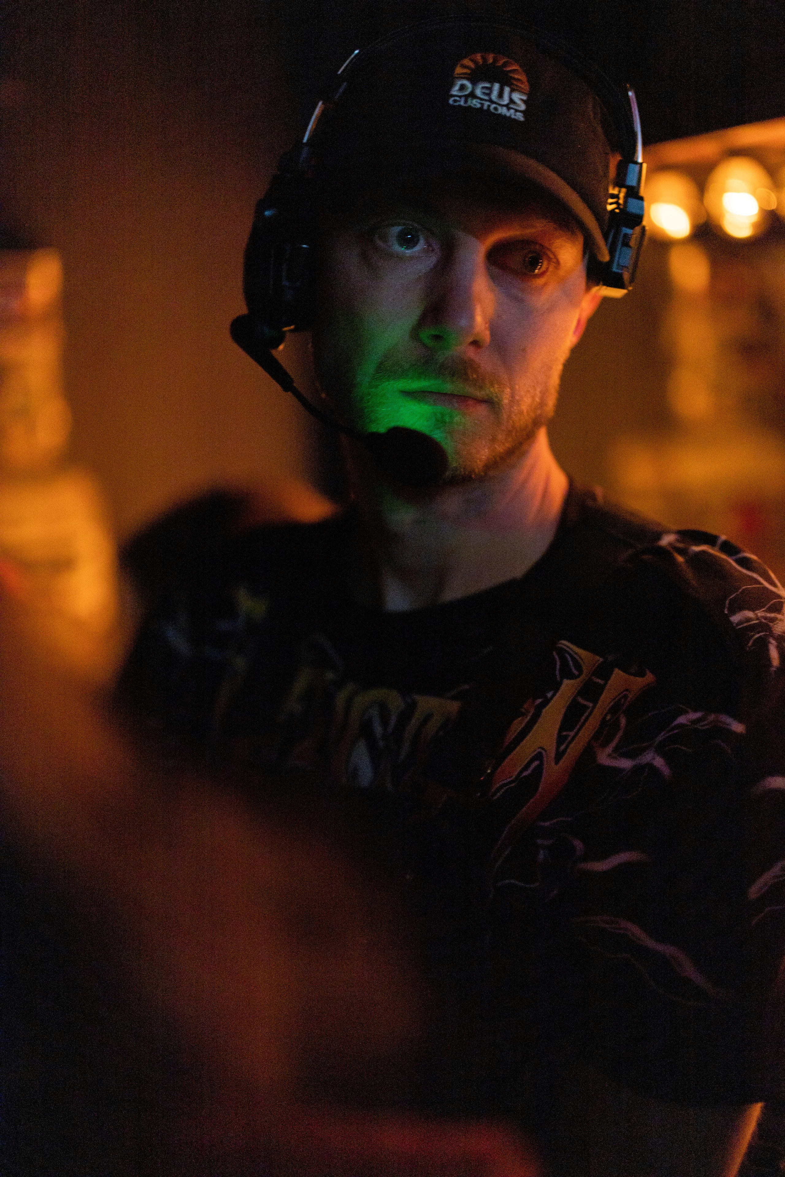 Film backstage. VICTORIA SHU