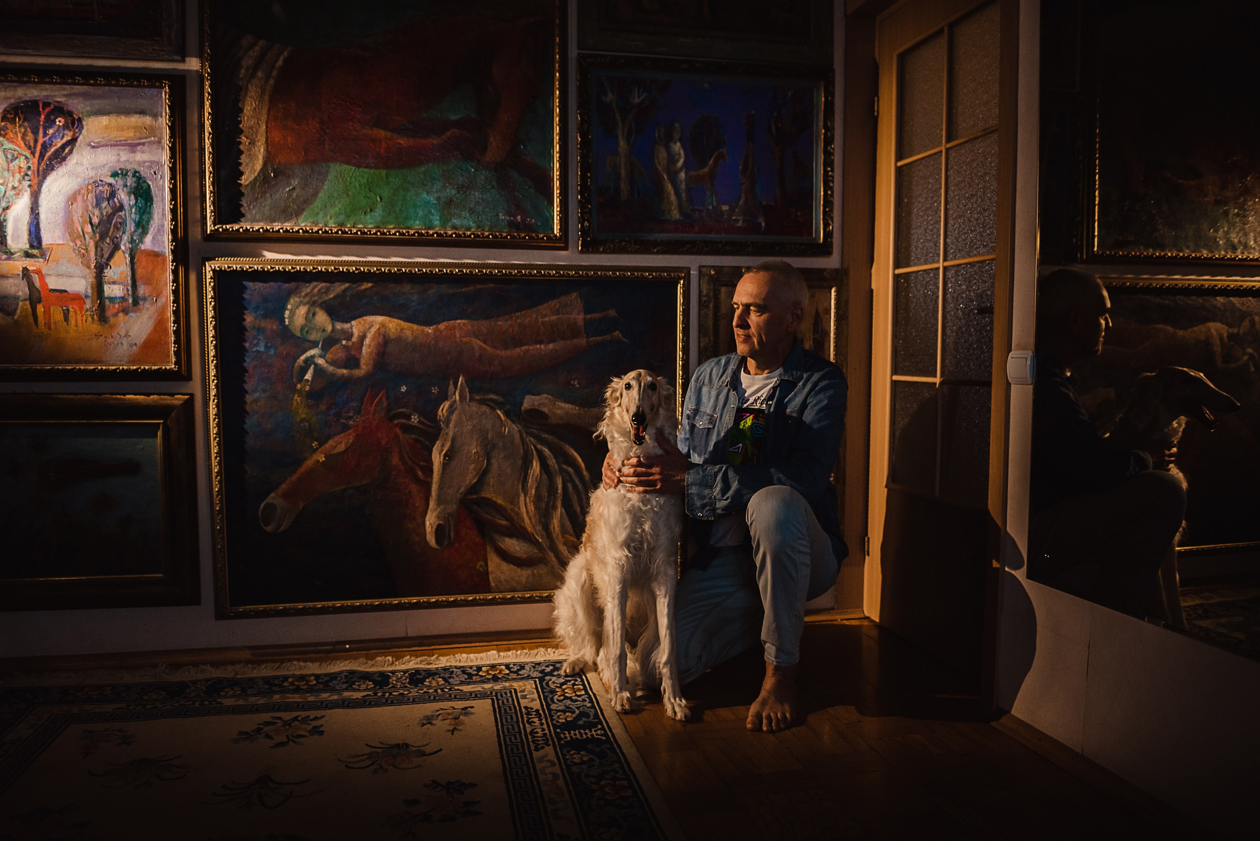 Квартира с картинами. Алиса, Андрей и их пушистая семья. Семейный Фотограф в Москве Ирина Хохлова