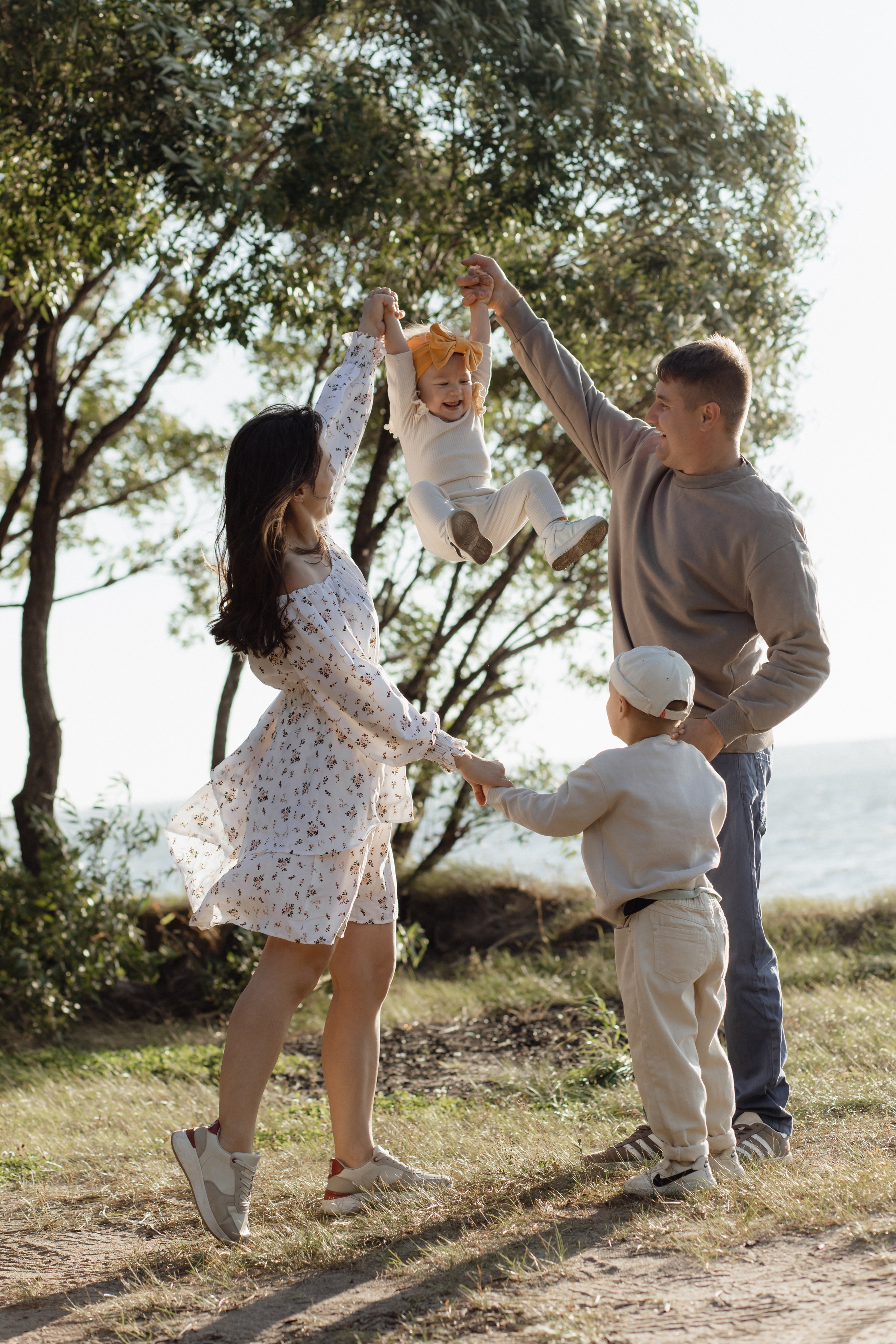 На берегу. Семейный и свадебный фотограф в Челябинске Мария Леонтьева