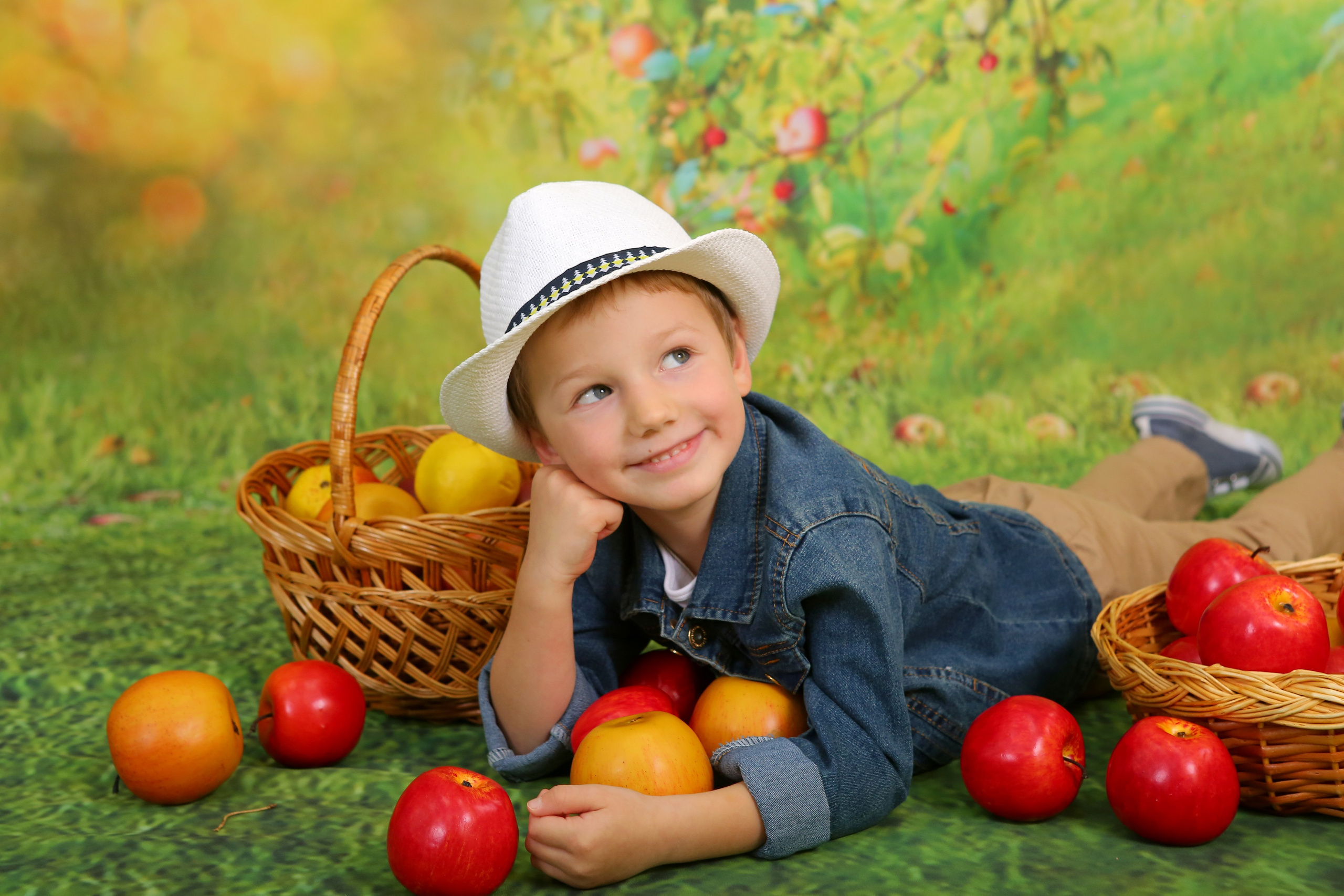 Яблоневый сад. Студия детской и семейной фотографии 12кадров