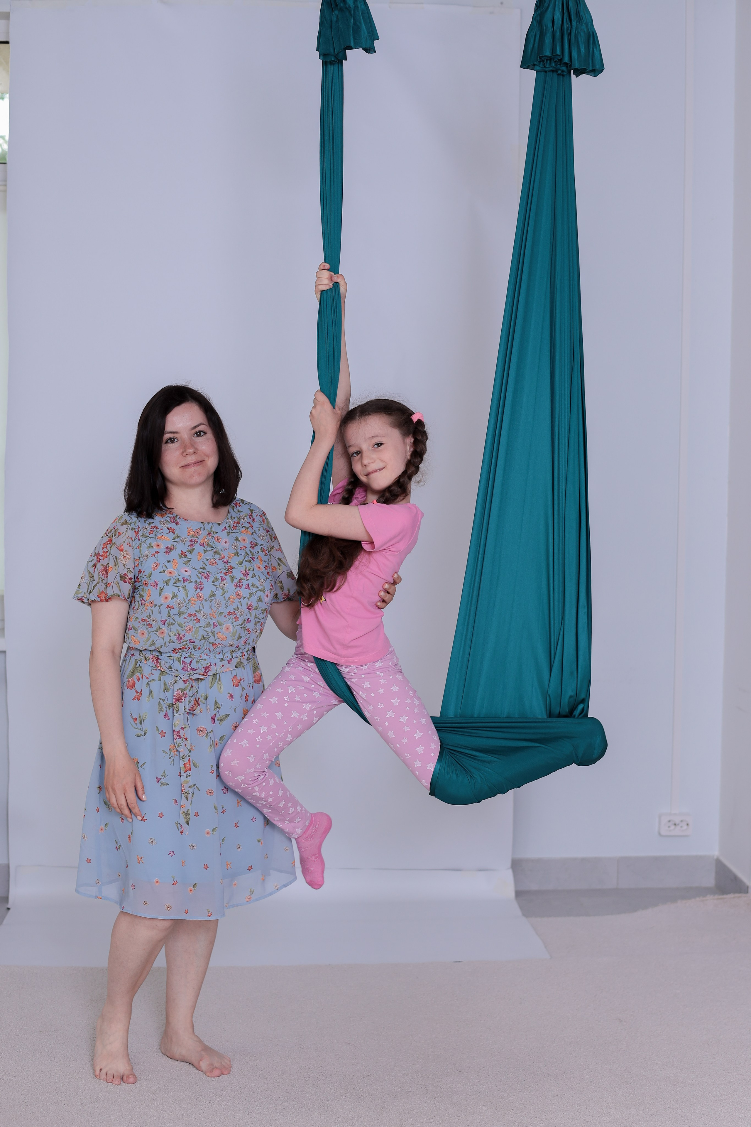 Детская аэройога. Фотограф Надршина Лилия