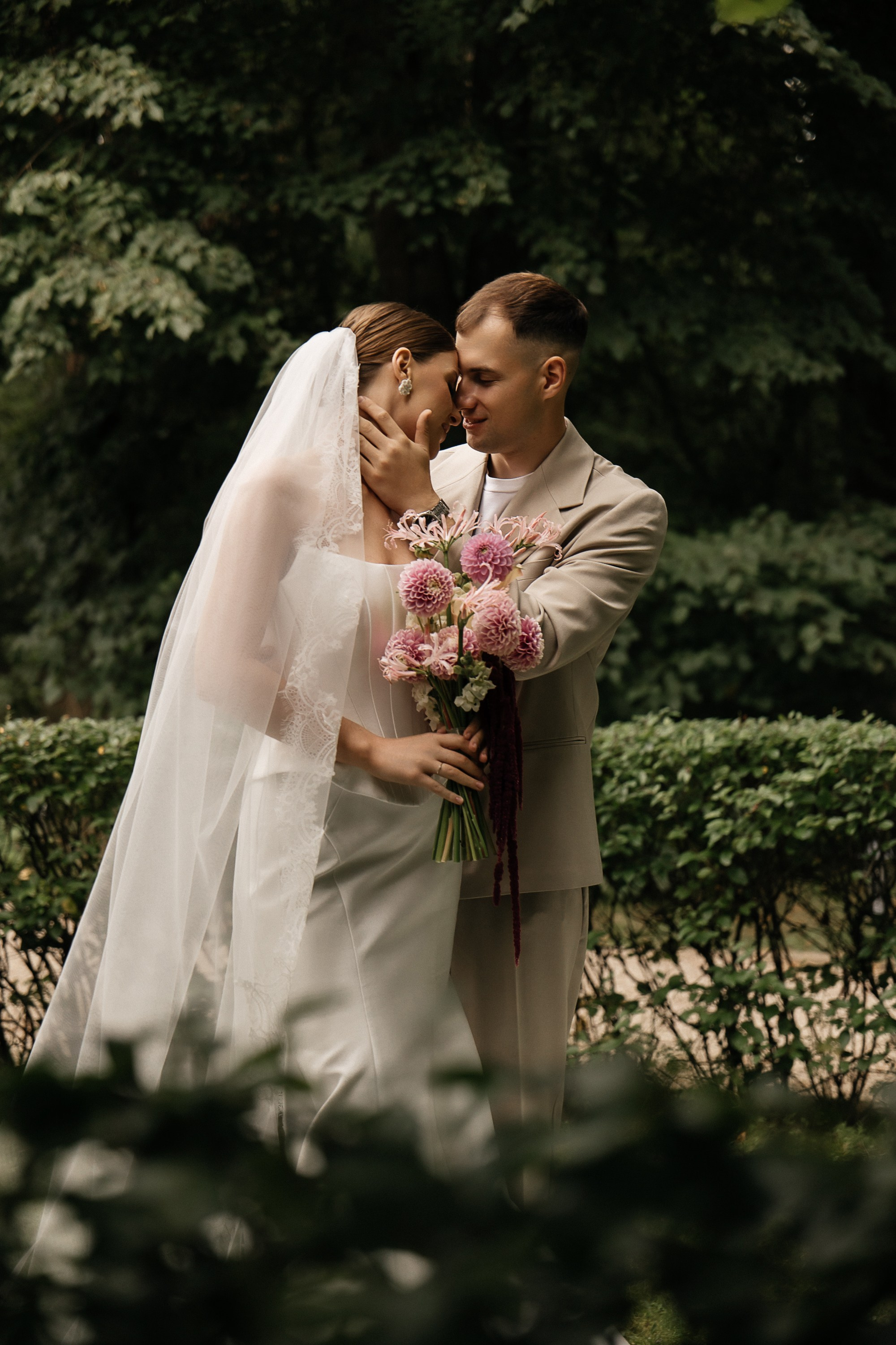 Свадьбная фотосессия в отеле Кронон (Гродно, Беларусь). Свадебный и семейный фотограф Виолетта Сидельникова. Краснодар, Россия, Беларусь, Европа