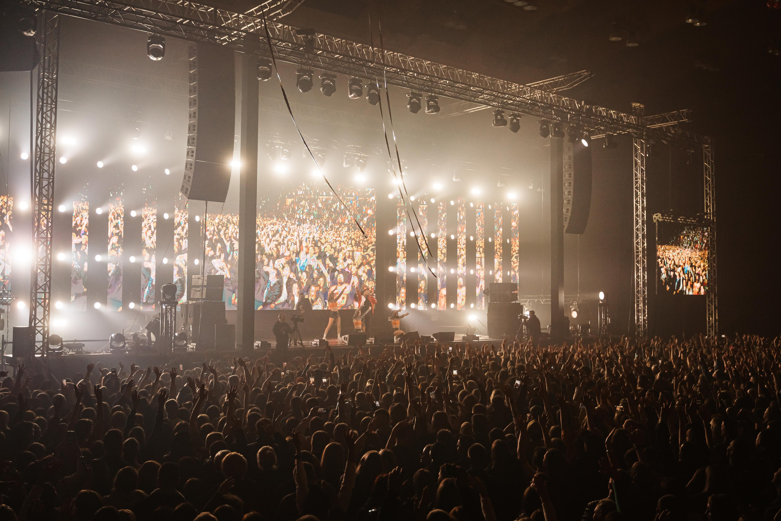 КОНЦЕРТЫ. Фотограф Леонид Смирнов | Репортажи | Автосъемки | Выпускные