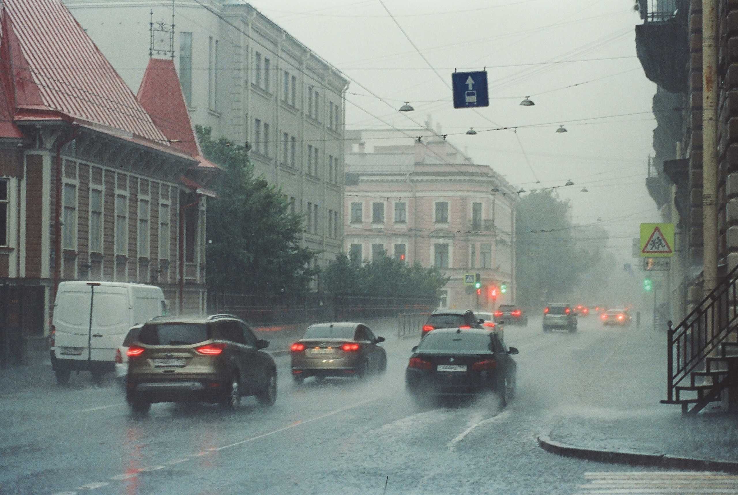 Фотографии цветные. Свадебный и семейный пленочный фотограф в Петербурге Истомина Ирина