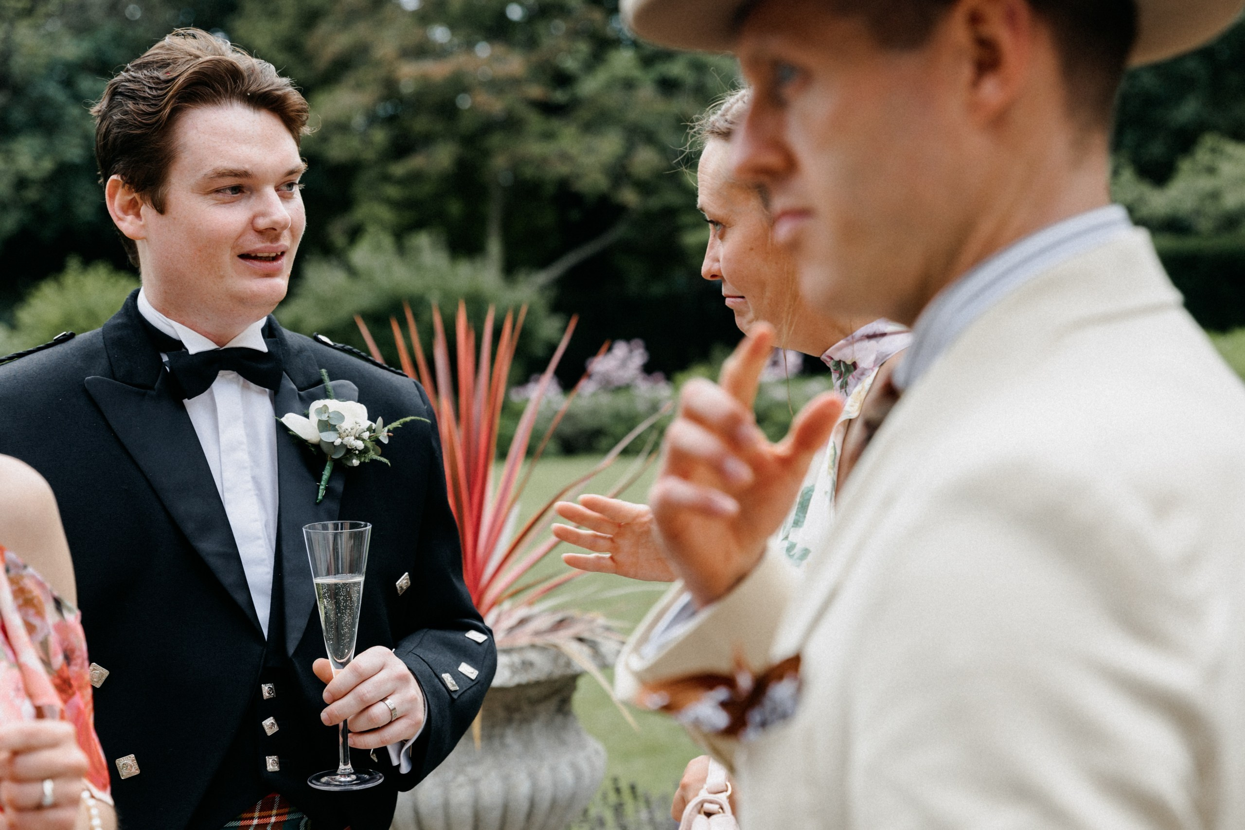 Ana & Tom Wedding at Notley Abbey. Moments Catchers — Wedding Photography & Video Duo in London