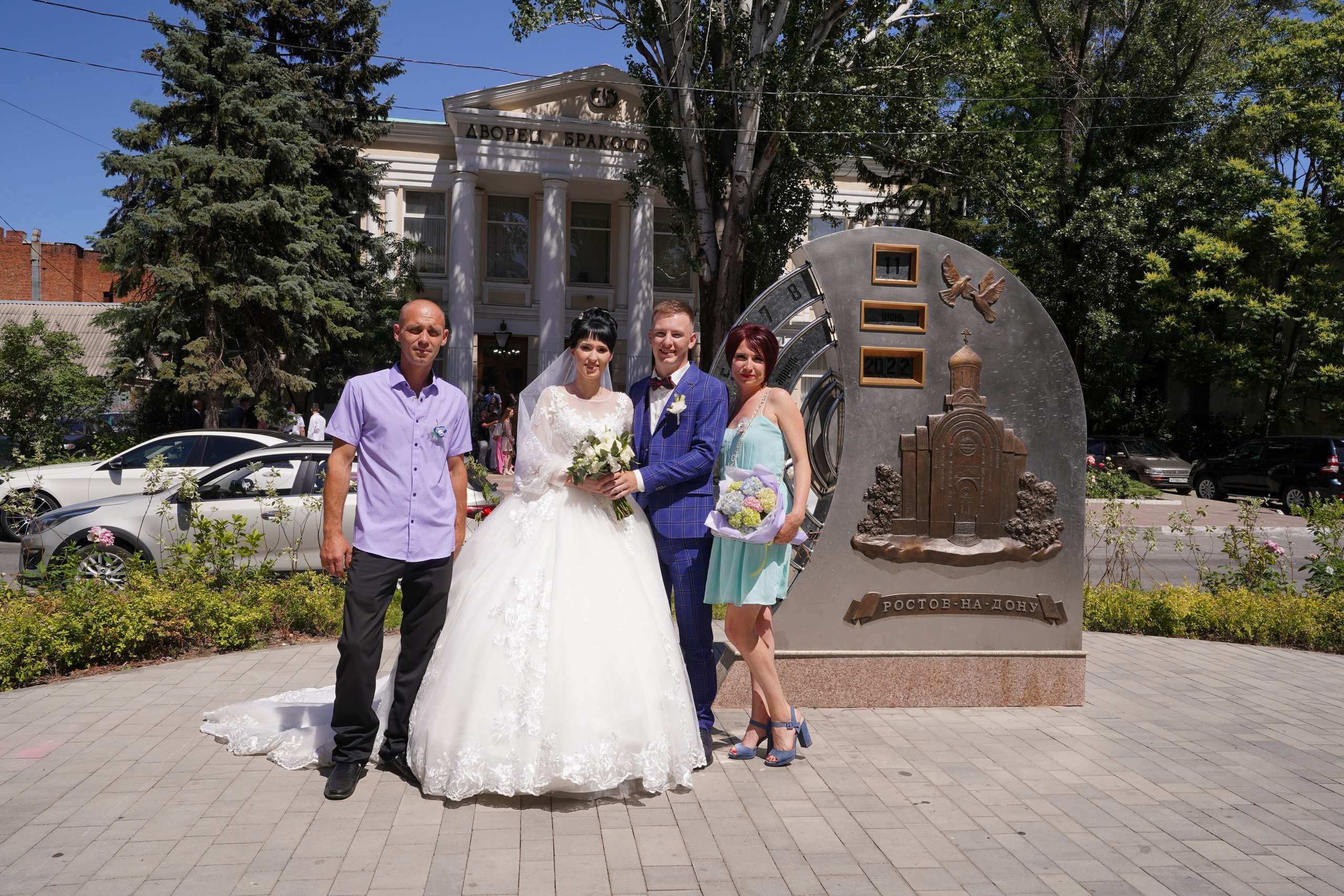 Макс и Анна. MEMENTO.Выпускные альбомы, школьные, юбилейные и другие книги. Ростов-на-Дону