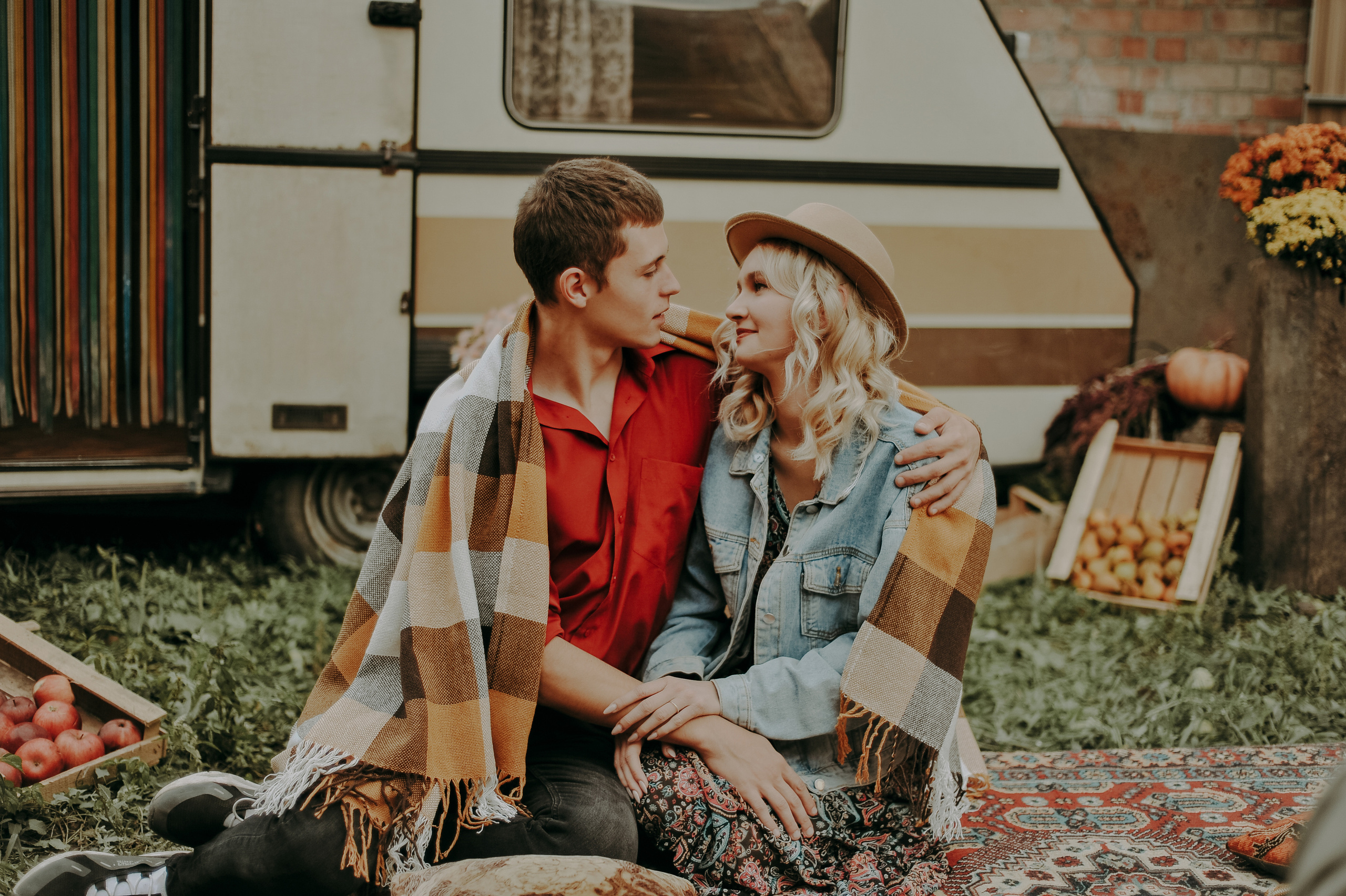 Love story у трейлера. Свадебный фотограф и видеограф в городе Армавир Katerina Arts