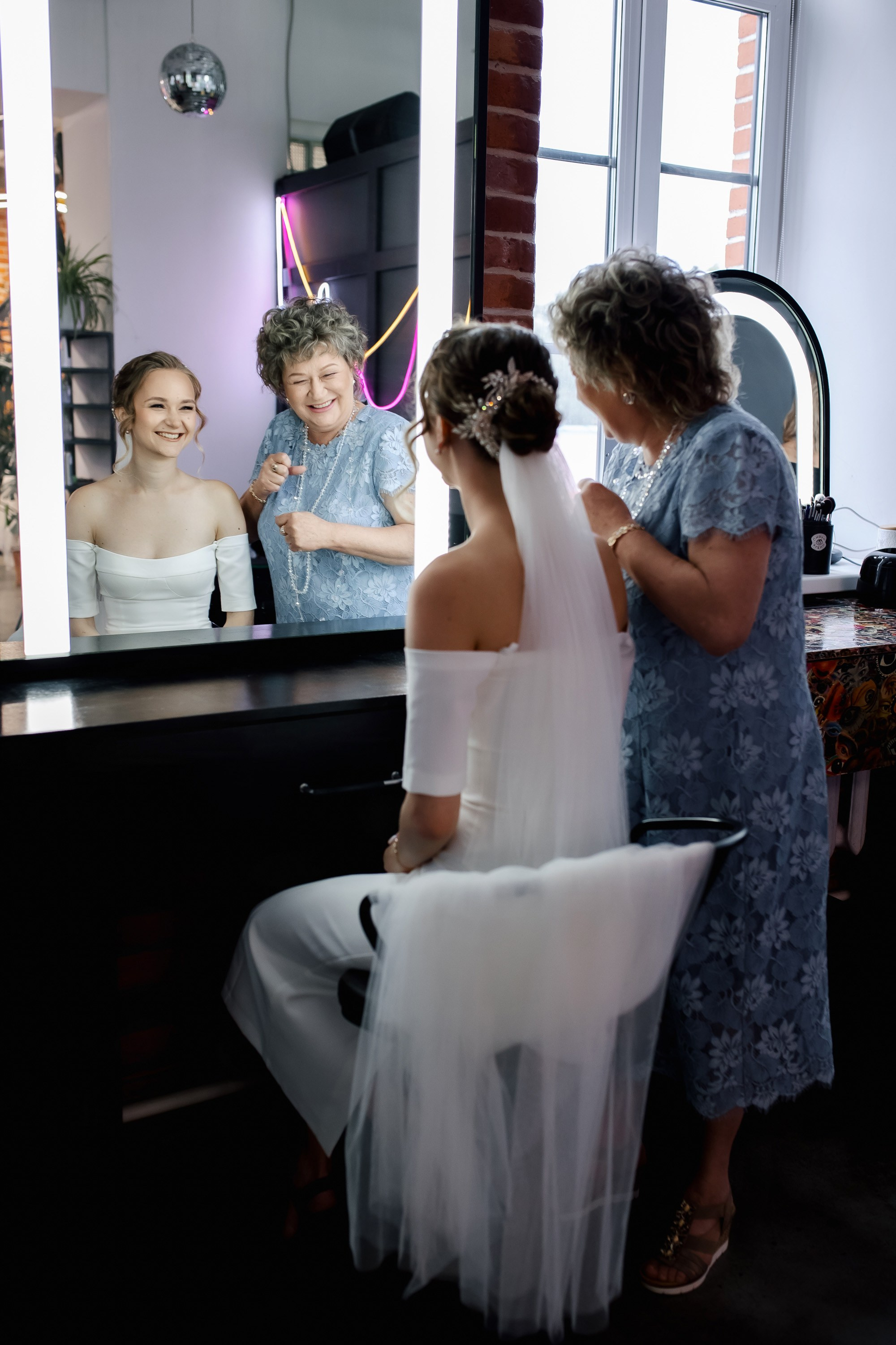 Степан и Ульяна. Утро. Загс. Прогулка. Дождь и солнце. Свадебный фотограф в Хабаровске