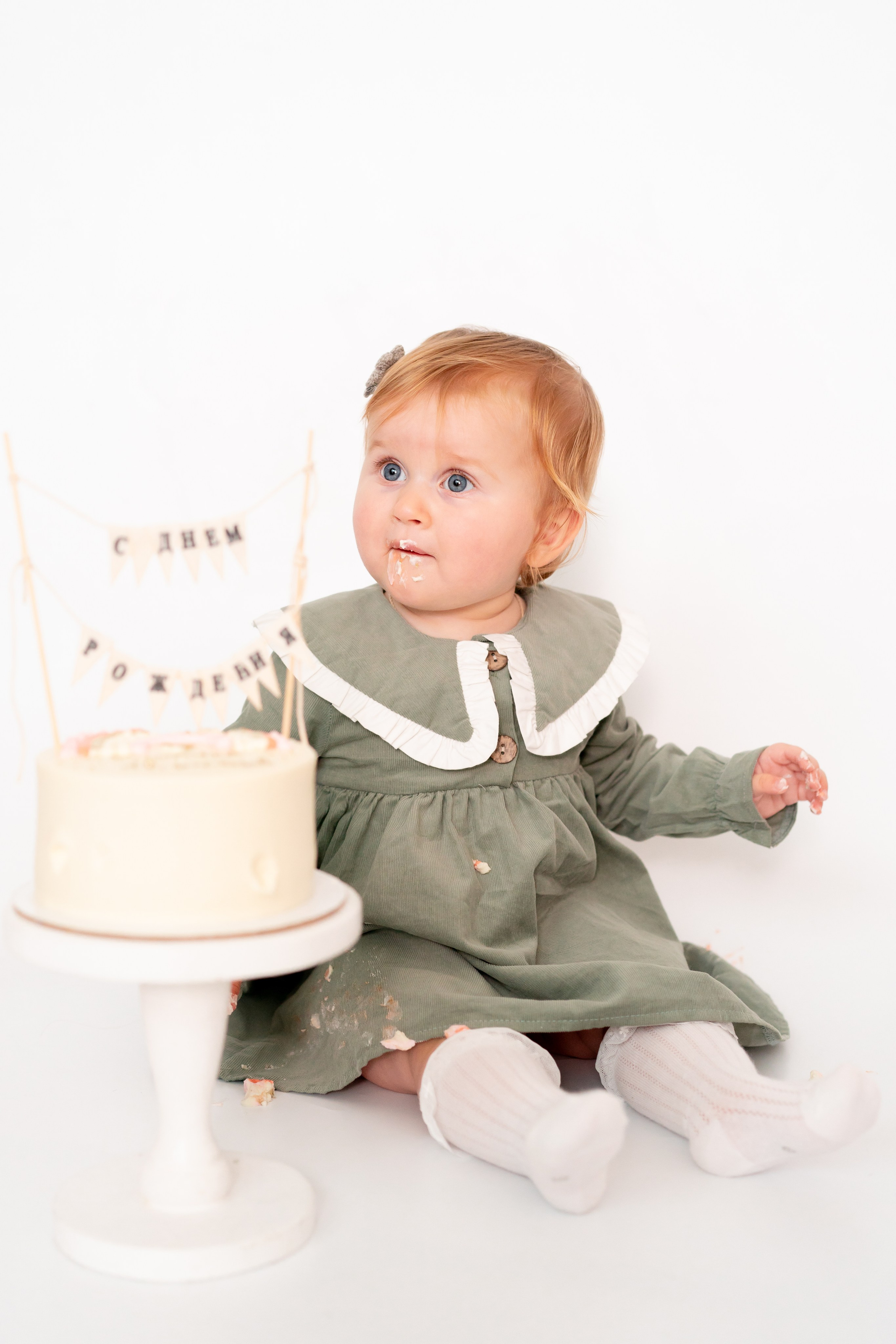 Первый день рождения малыша. Детская, семейная фотостудия в Санкт-Петербурге