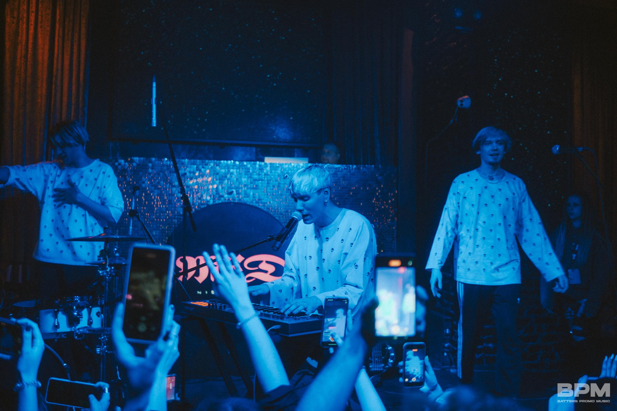 Космонавтов нет. Репортажный и портретный фотограф в Москве Илья Спиридонов