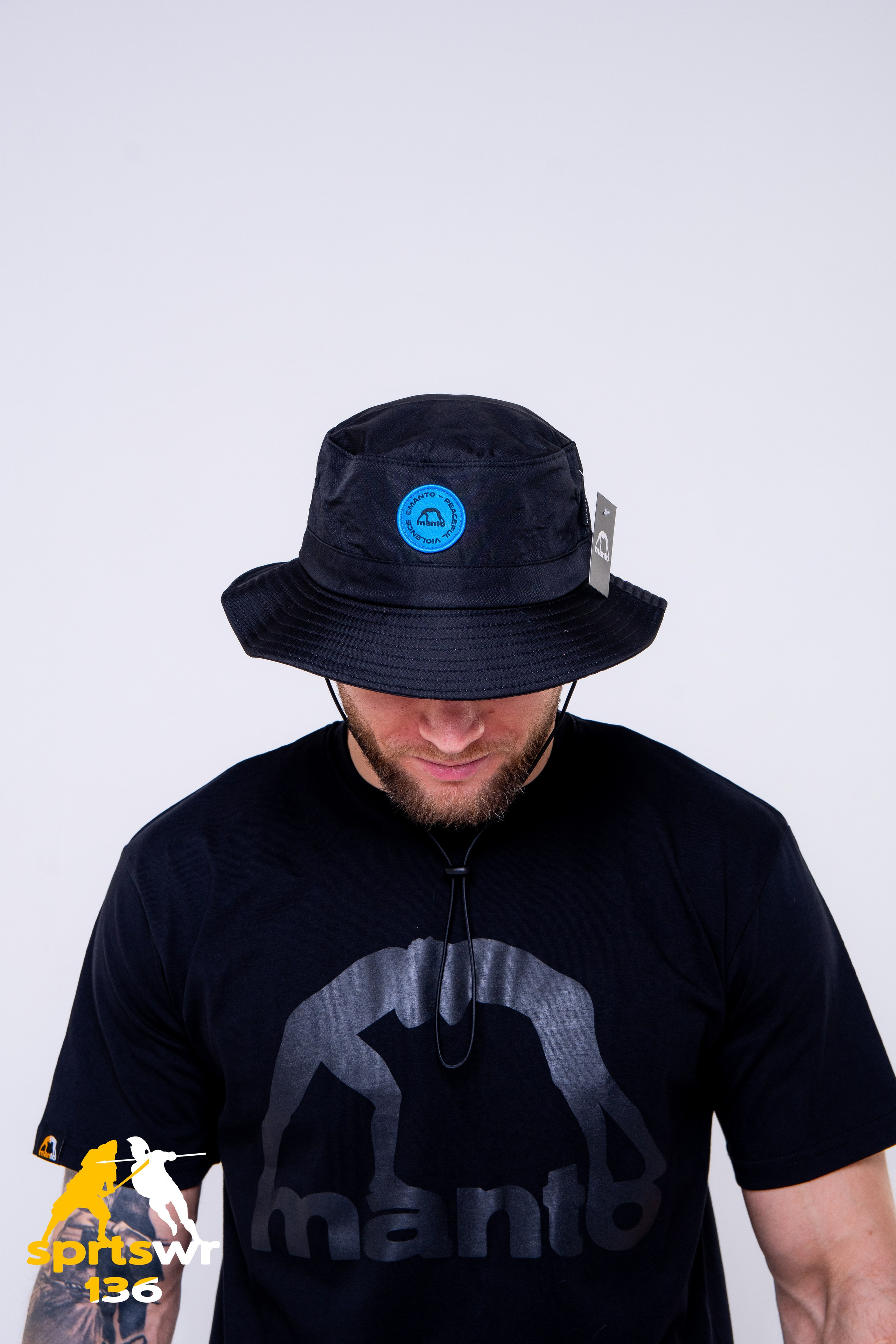 Одежда для мужчин. Профессиональная фотостудия в Санкт-Петербурге «Точка»