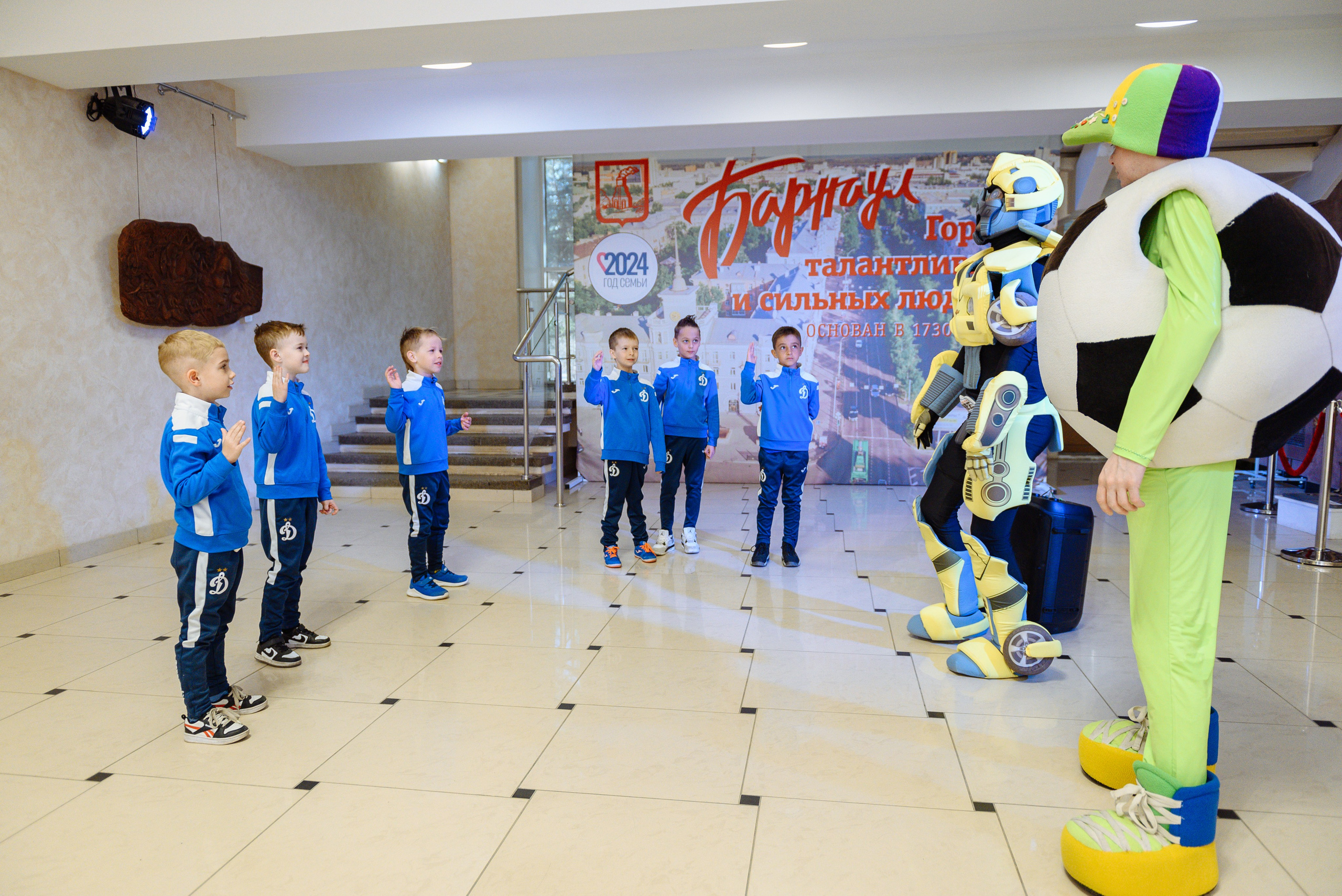 ЛИГА.БРО: JUNIOR 23/24. Свадебный и репортажный фотограф Никита Сницарев в Барнауле