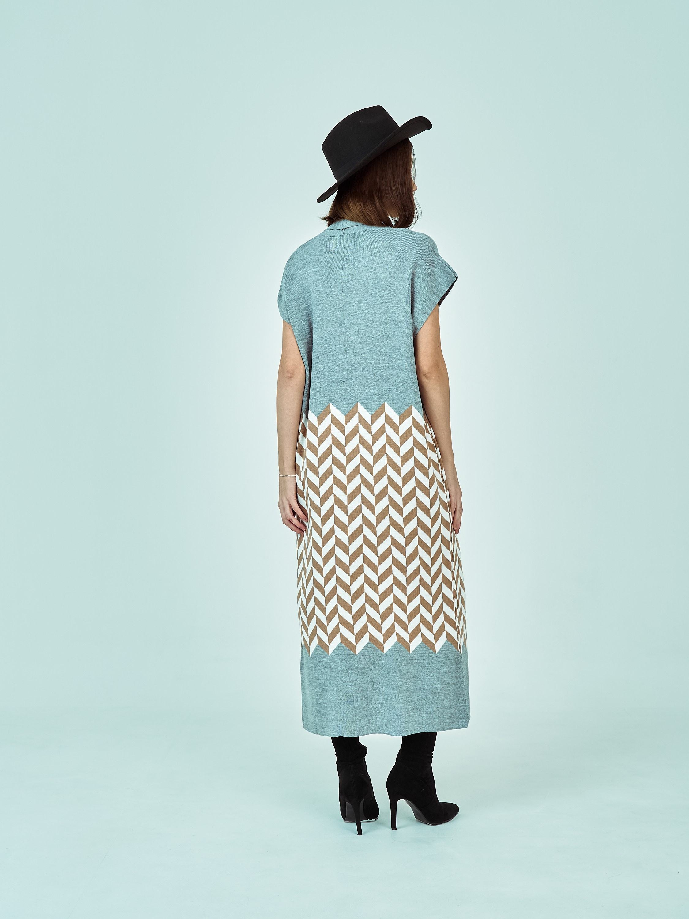 Модельная фотосъёмка кардиганов для Wildberries