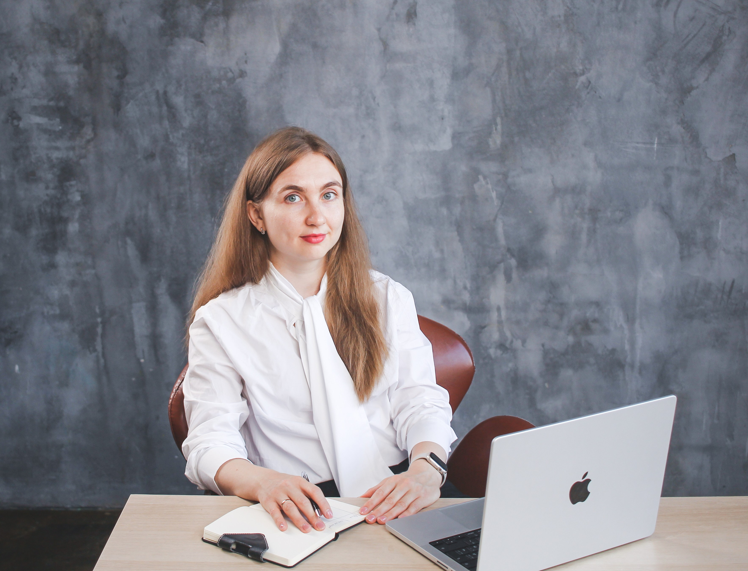 Деловые портреты Юлии и Ивана. Фотограф из Первоуральска Роман Заиченко