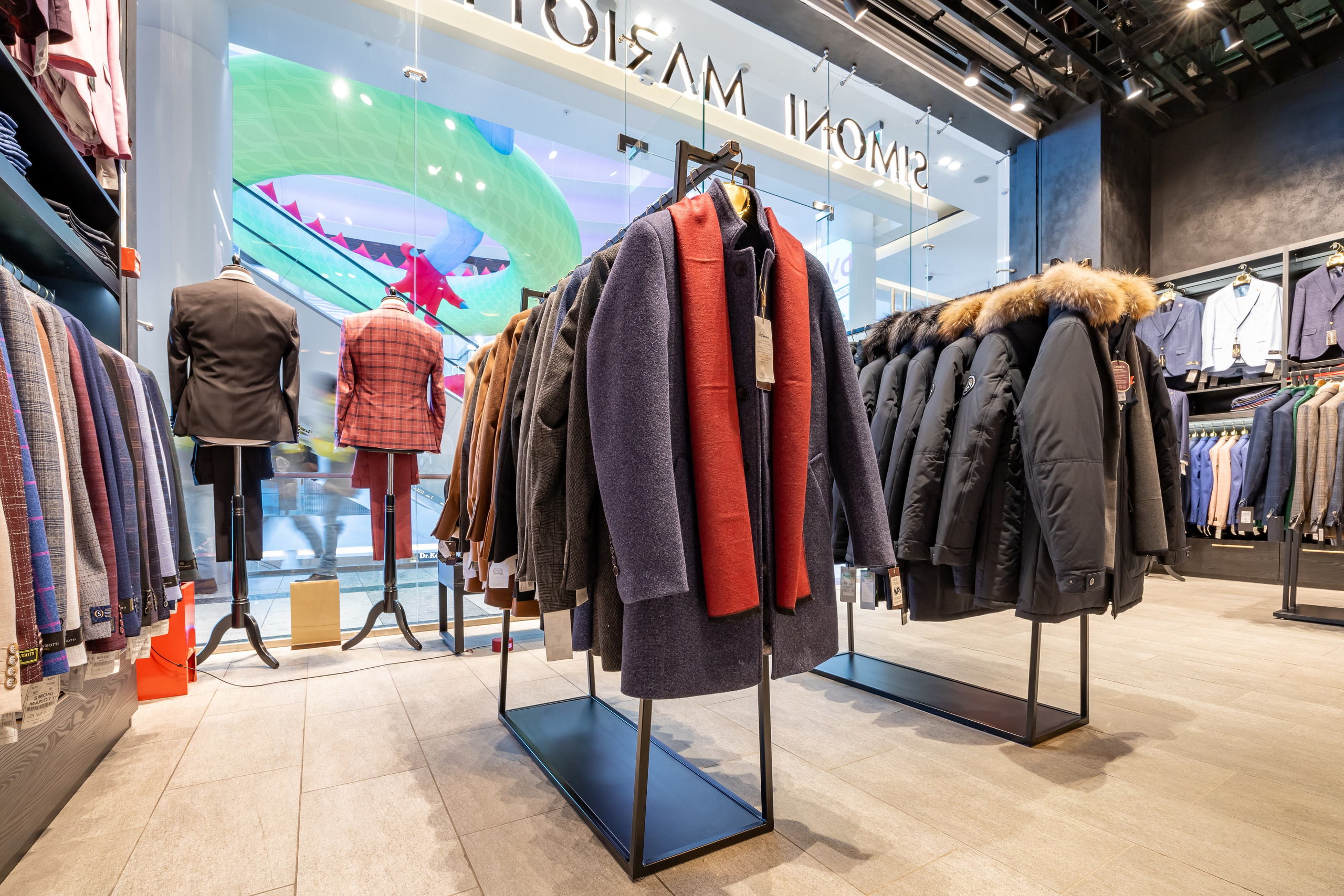 Съемка для производителя торгового оборудования в ТЦ «Ривьера». Интерьерный фотограф в Москве Сергей Чекмезов