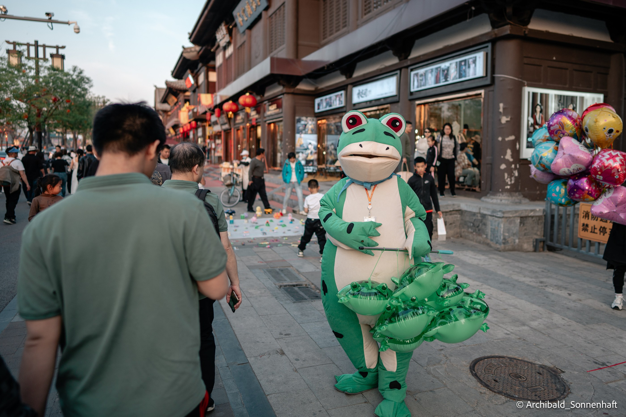 Datong. Photographer in Guangzhou, China. Archibald Sonnenhaft