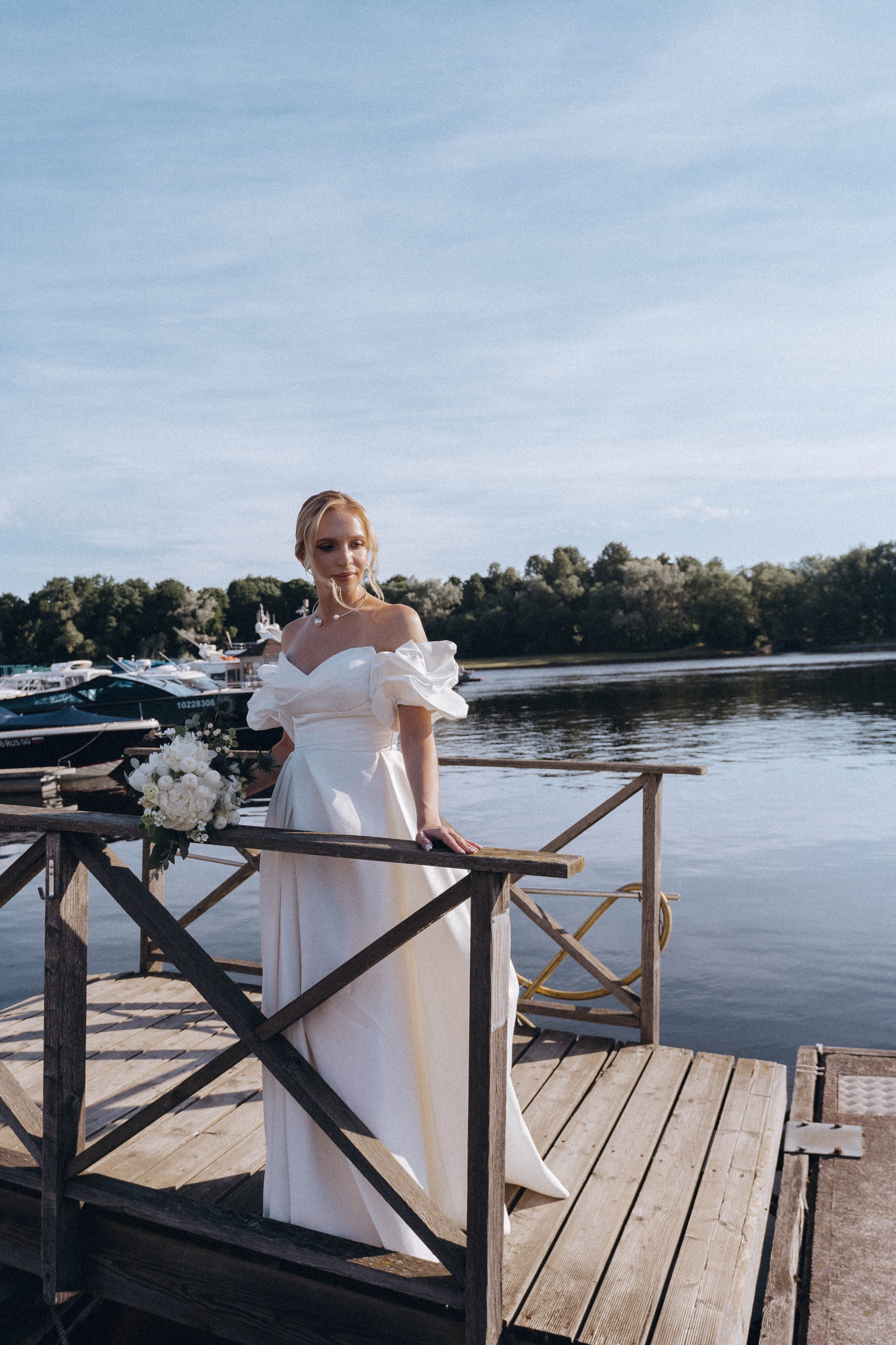 СВАДЕНБНАЯ СЬЕМКА НА КАТЕРЕ ПО КАНАЛАМ САНКТ-ПЕТЕРБУРГА И В АКВАТОРИИ НЕВЫ. Профессиональный фотограф, Санкт-Петербург — Виктория Богомолова