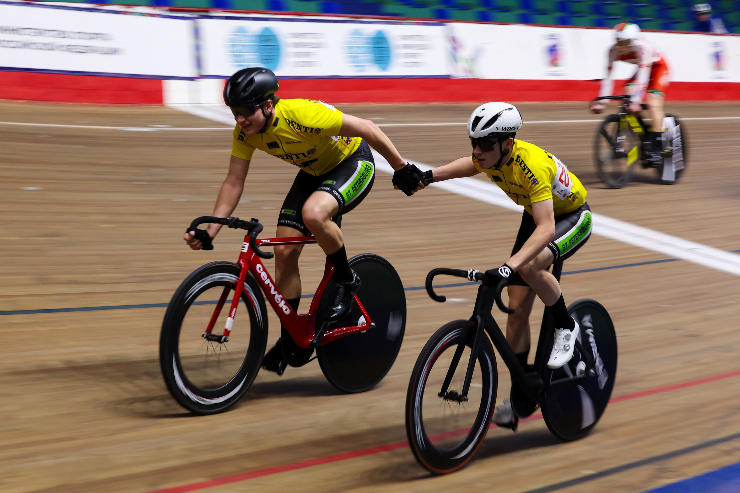 Кубок России велотрек гонка Мэдисон 21.01.2025. Спортивный и репортажный фотограф Антон Тереханов