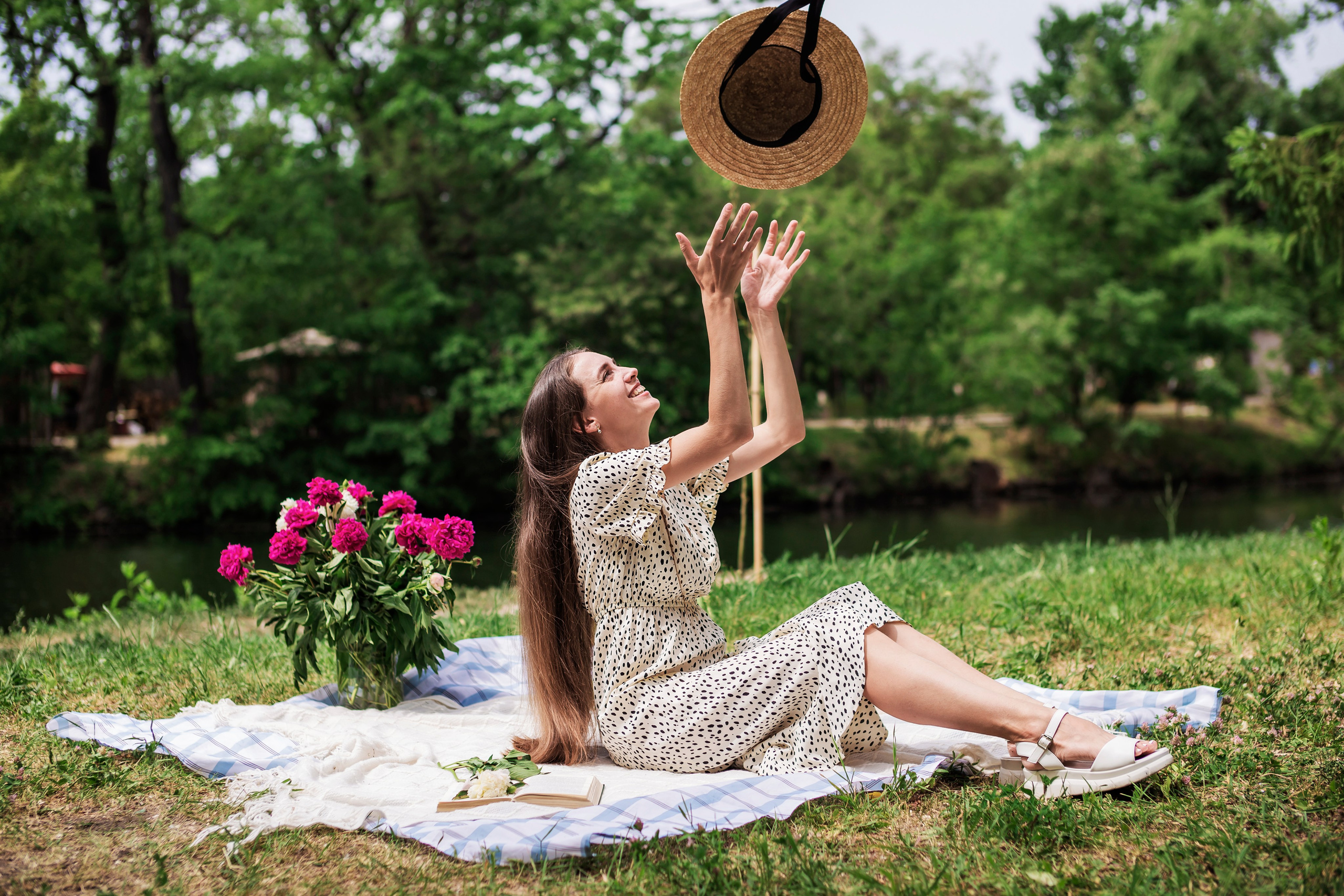 Фотосессия с пионами. Семейный фотограф в Саратове