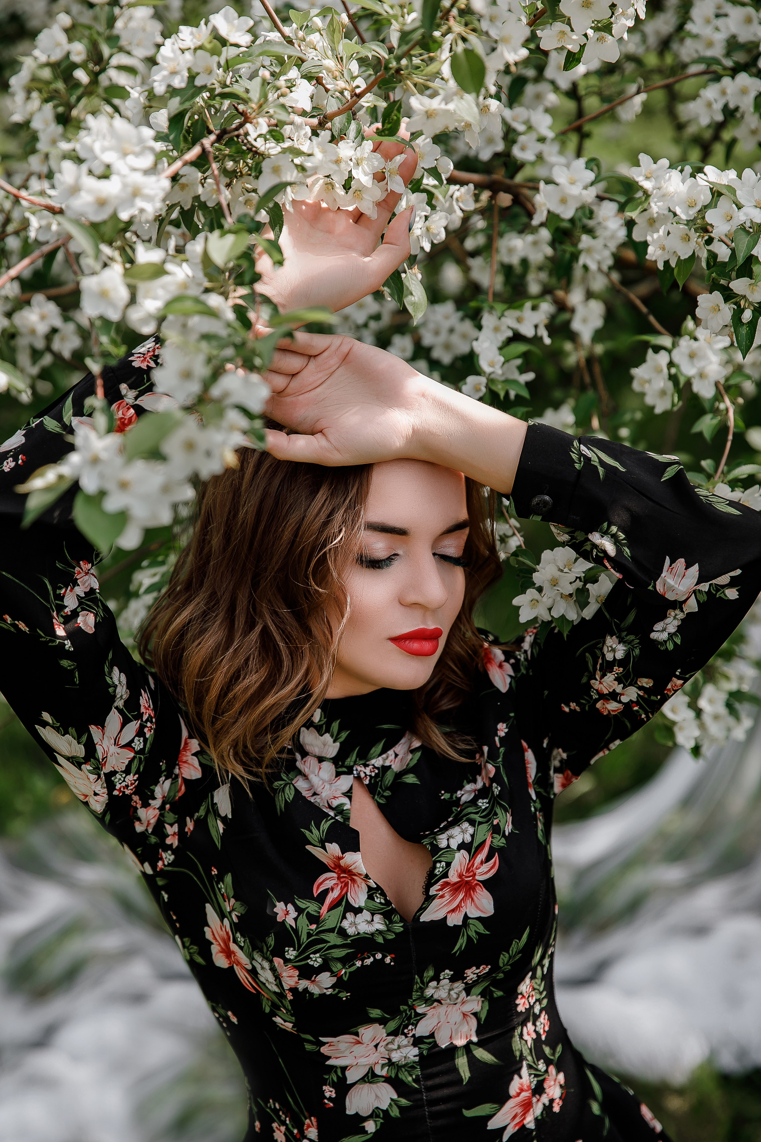 Фотосессия в яблонях. Свадебный фотограф в новокузнецке