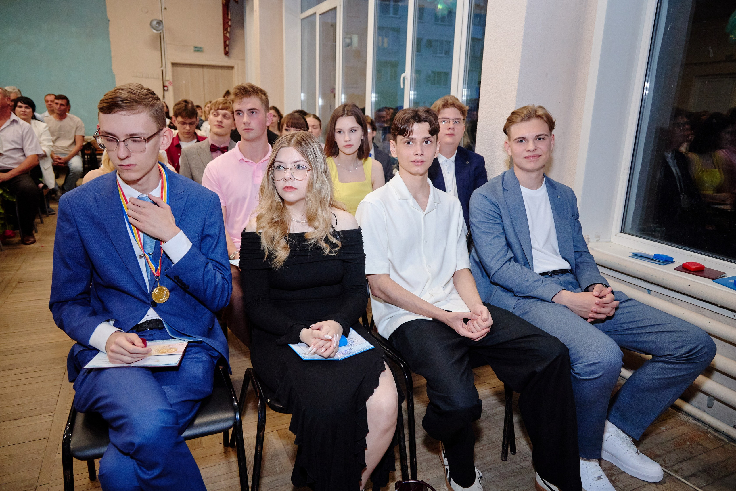 Выпускной 35 Сош. Фотограф Выпускные альбомы Таганрог Сергей Коробченко