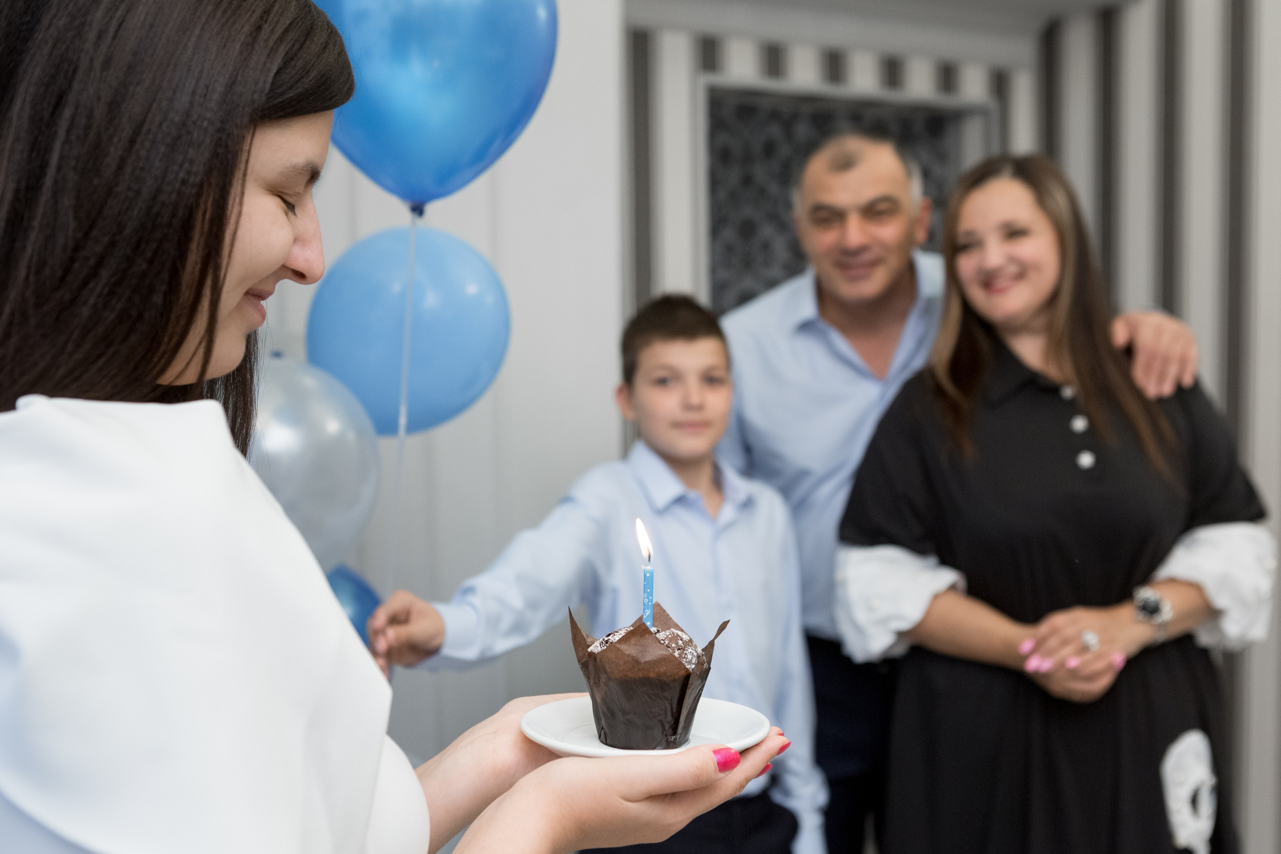 Семейная фотосессия в честь дня рождения. Рекламный, предметный, репортажный, семейный фотограф и художник в Москве