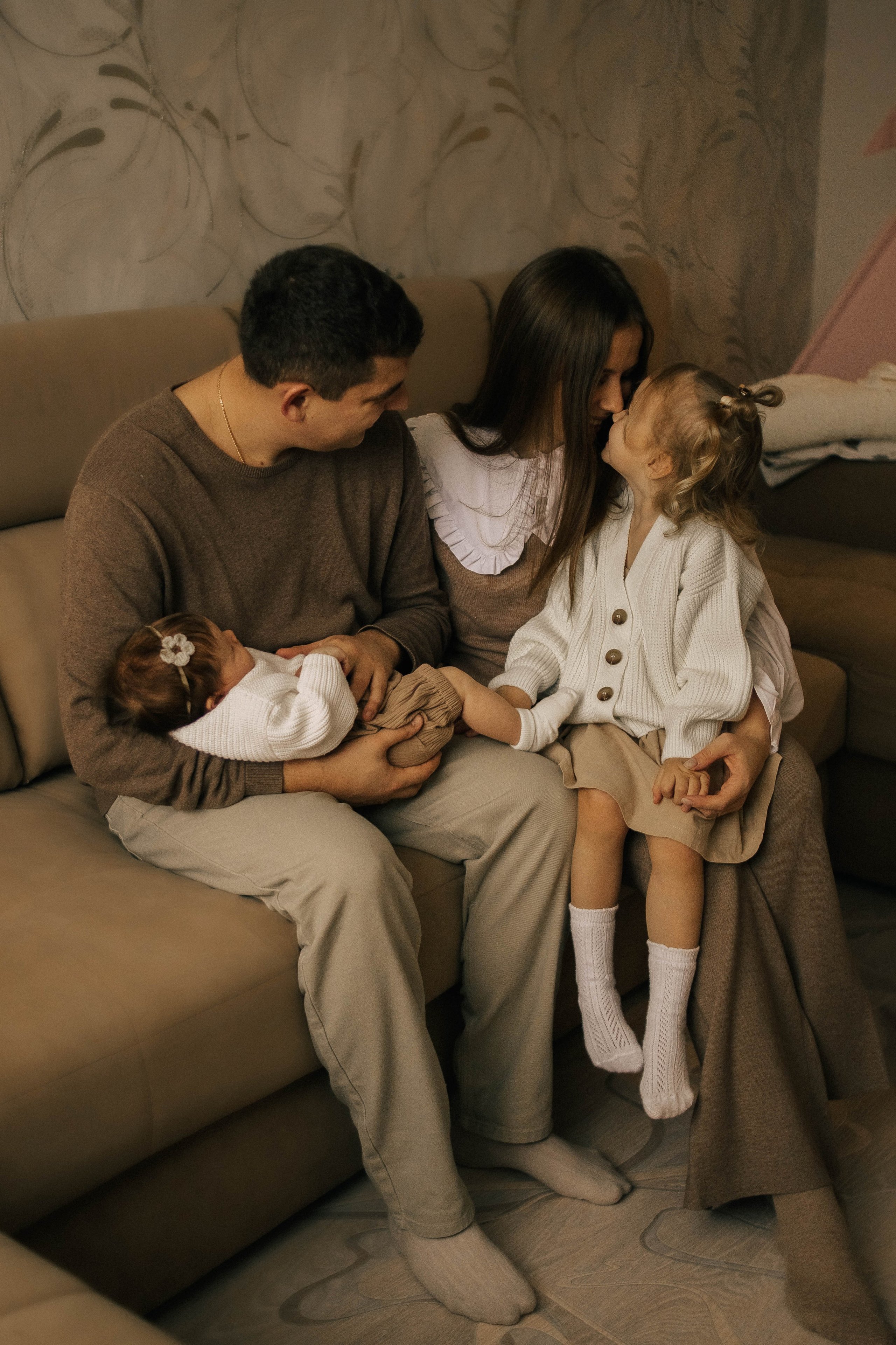 Анастасия, Андрей, Ариша и Анюта. Главная