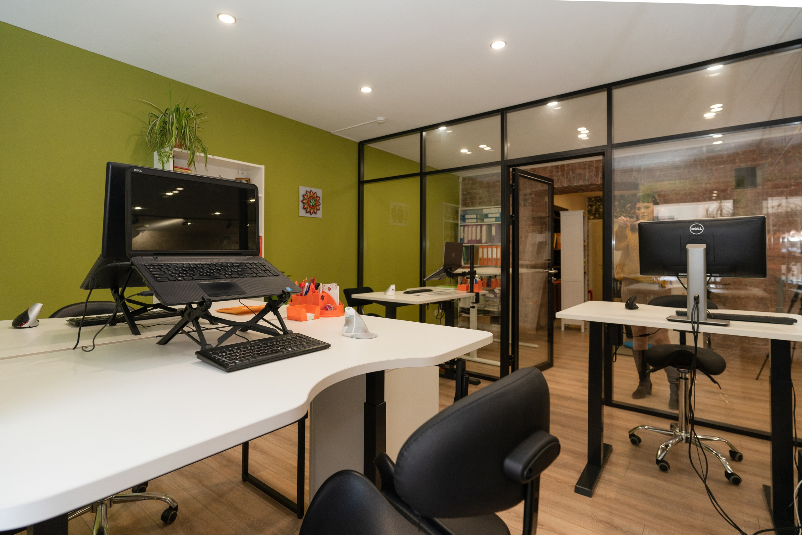 Офис и шоу-рум. Дизайнер декоратор интерьеров и предметов интерьера