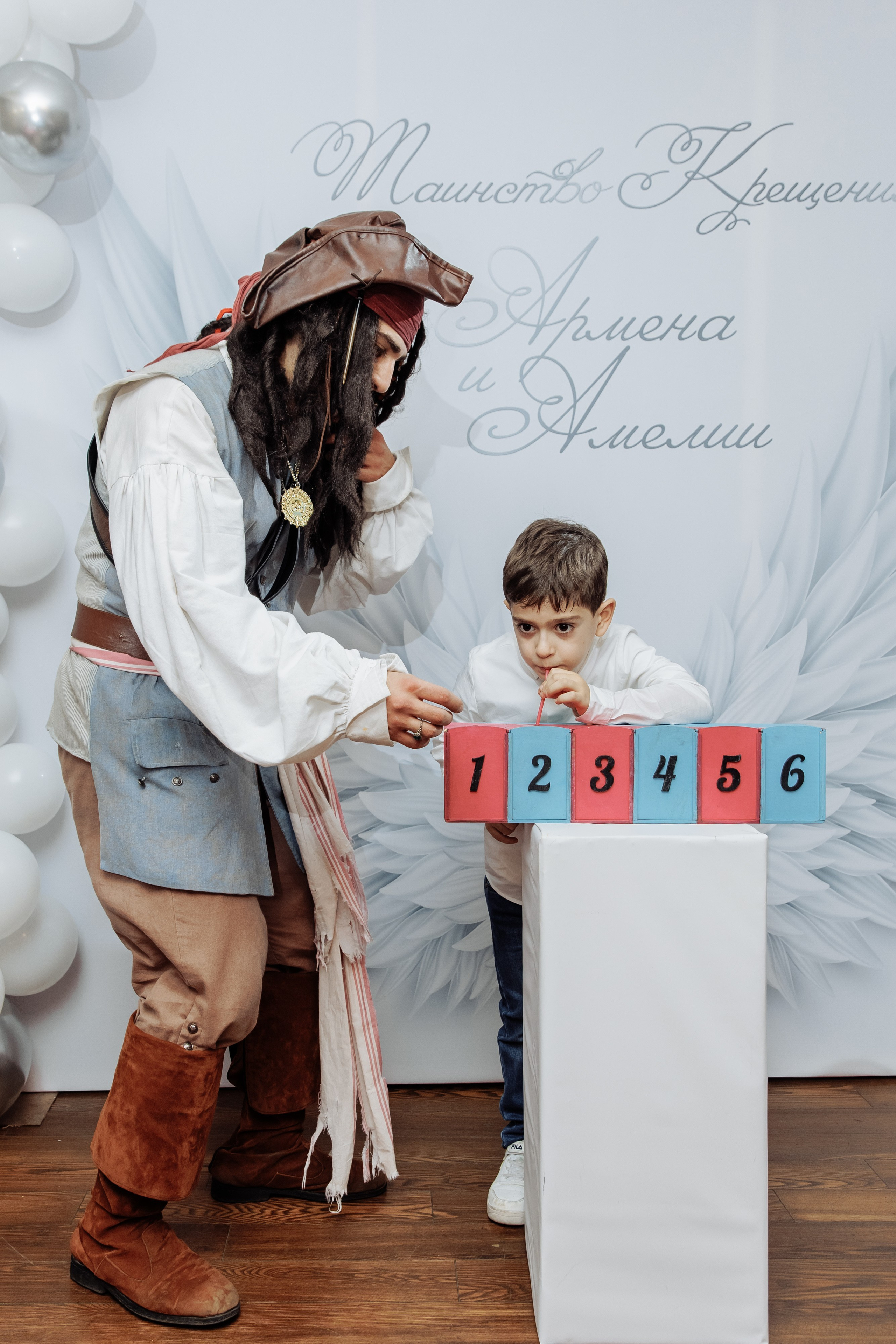 Крестины и день рождения. Семейный фотограф на крещение и венчание