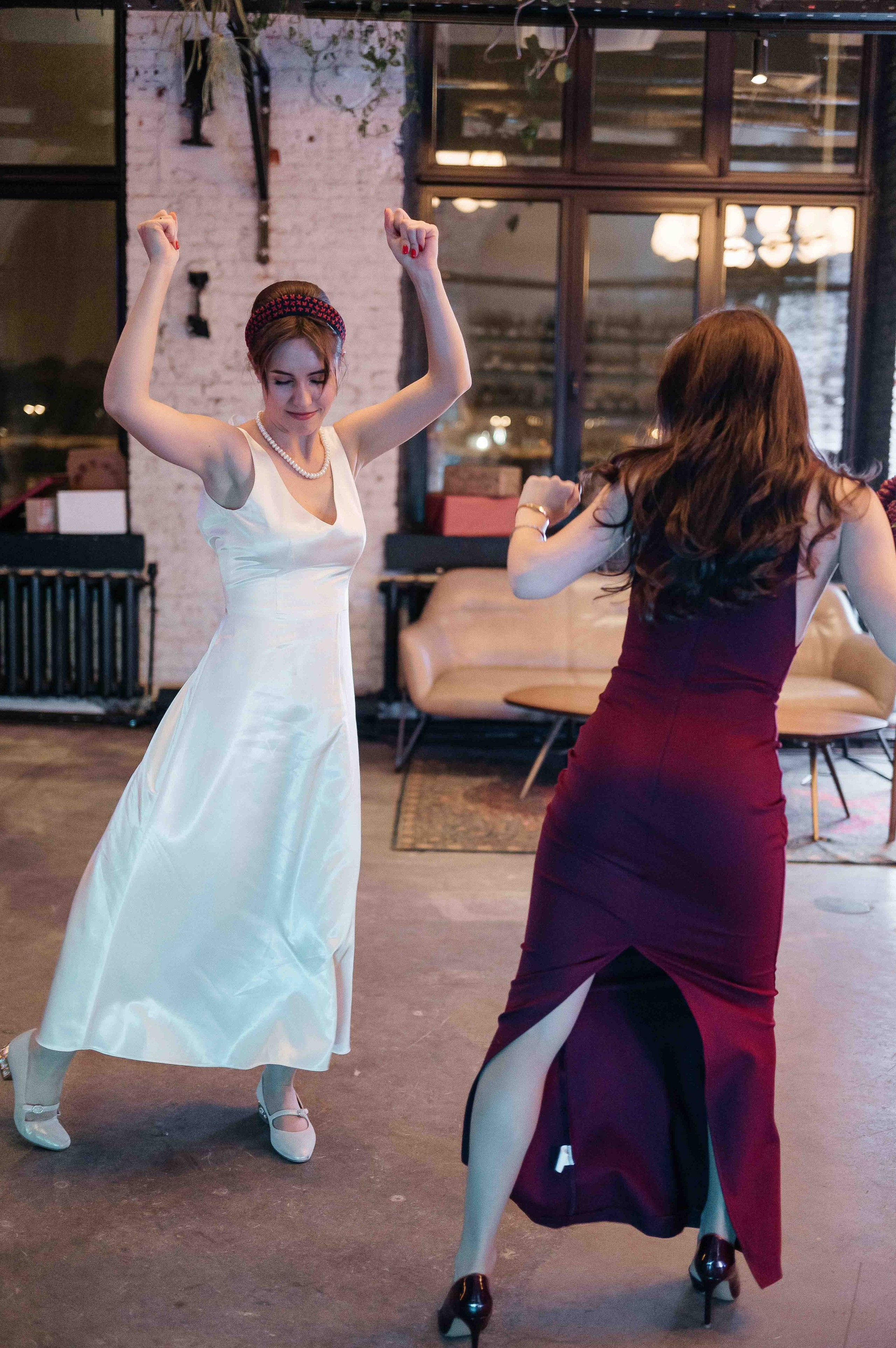 Утро невесты в гостинице. Свадебный и семейный фотограф в Котласе Никита Попов